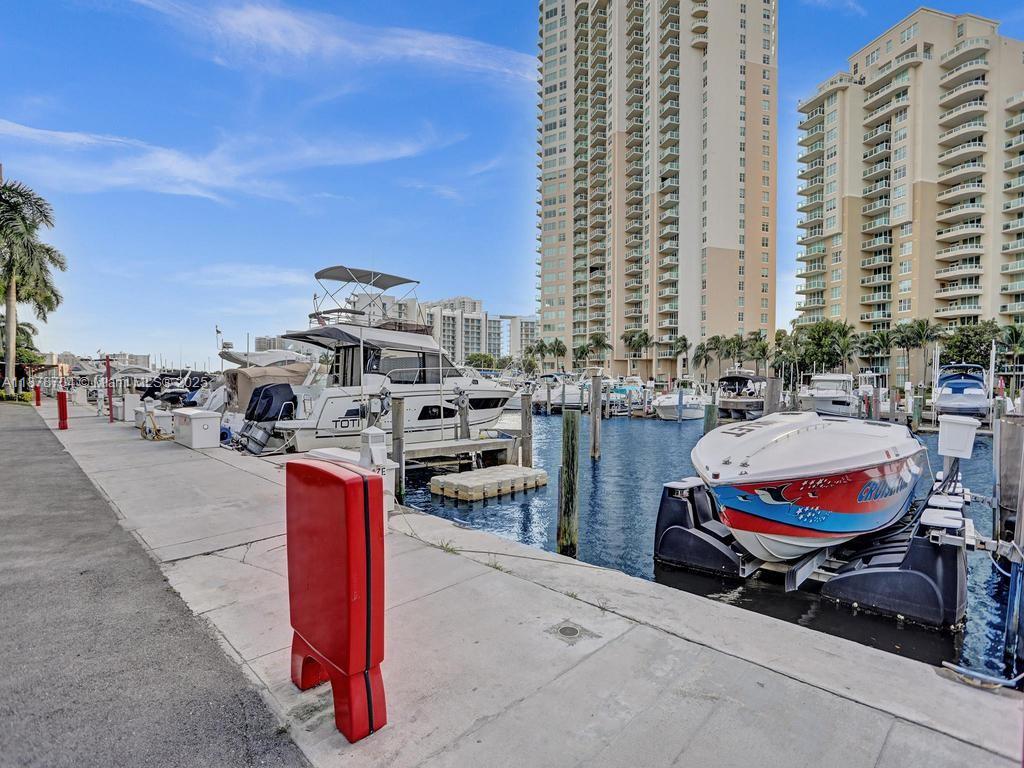 Aventura, Florida, 33180, United States, 2 Bedrooms Bedrooms, ,3 BathroomsBathrooms,Residential,For Sale,1947982