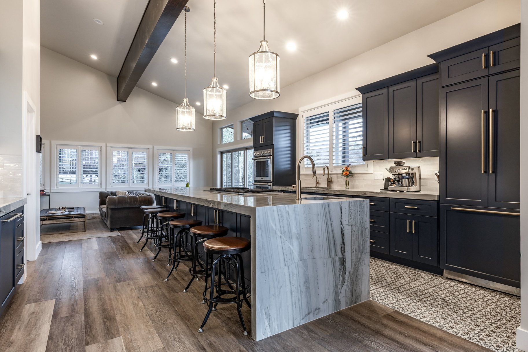  Light Filled Open Floor Plan with Great Outdoor Space - 物件實景