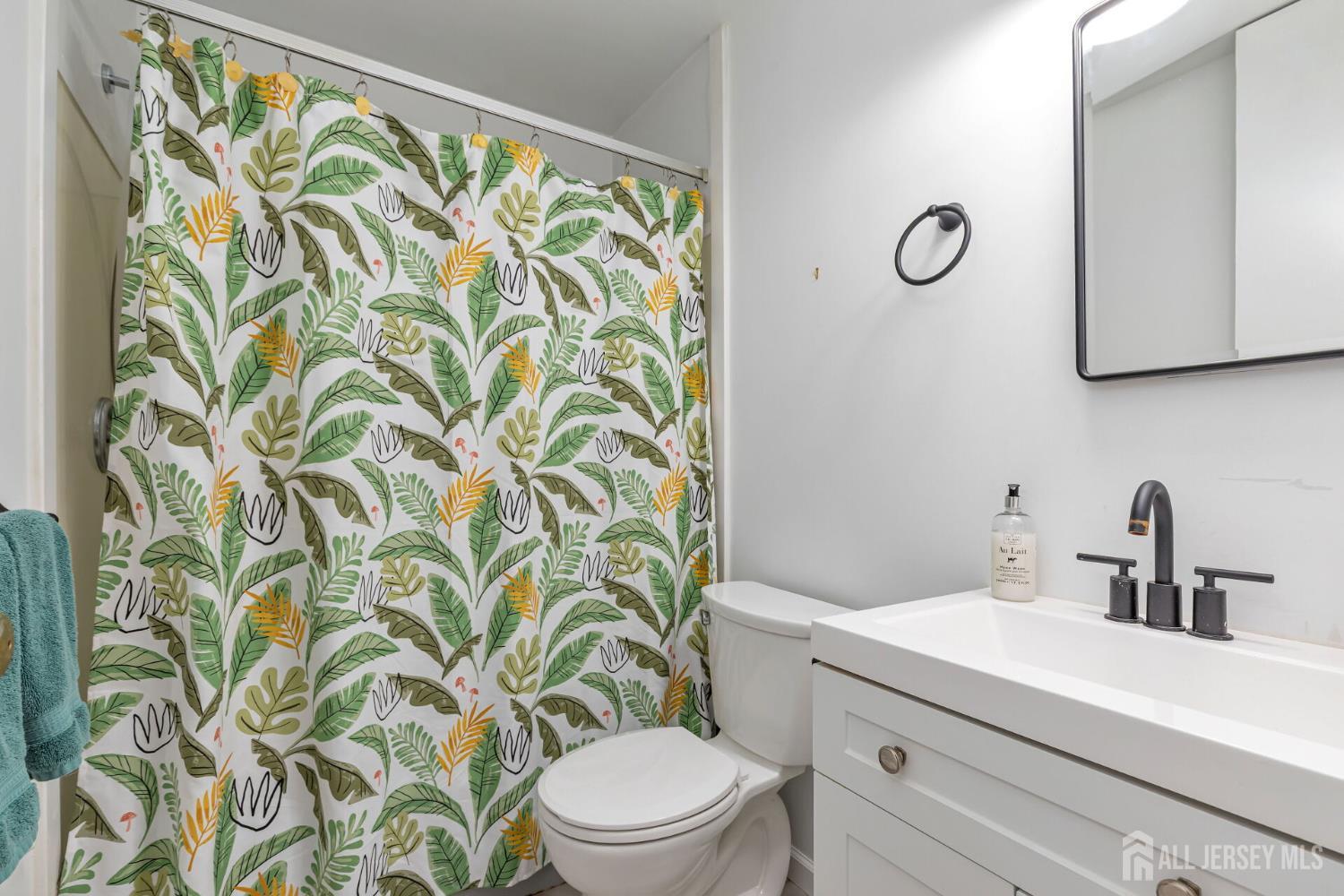 South Brunswick, New Jersey, 08824, United States, 3 Bedrooms Bedrooms, ,2 BathroomsBathrooms,Residential,For Sale,1941671