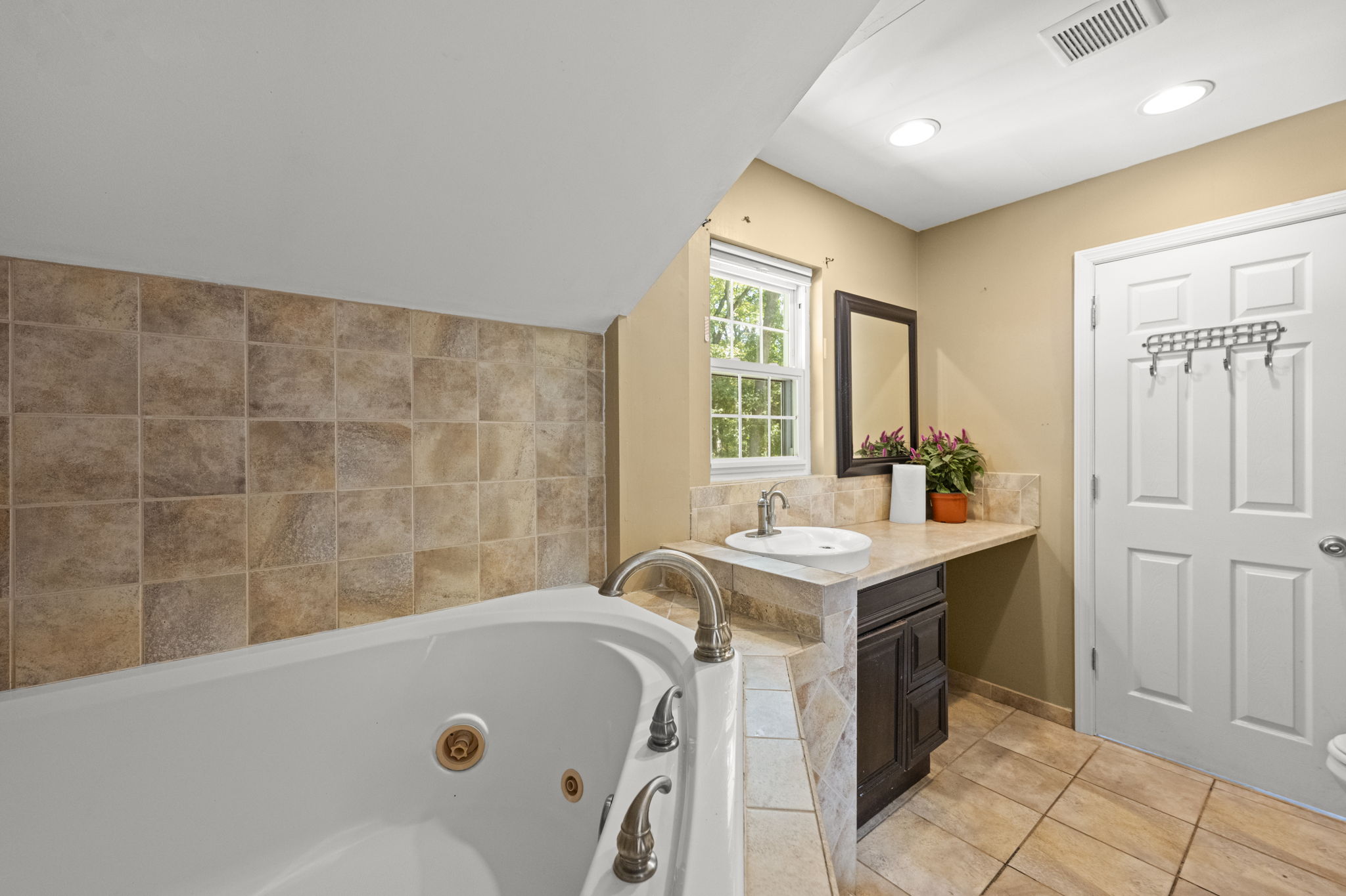 Rockaway Twp., New Jersey, 07849, United States, 9 Bedrooms Bedrooms, ,4 BathroomsBathrooms,Residential,For Sale,1976781