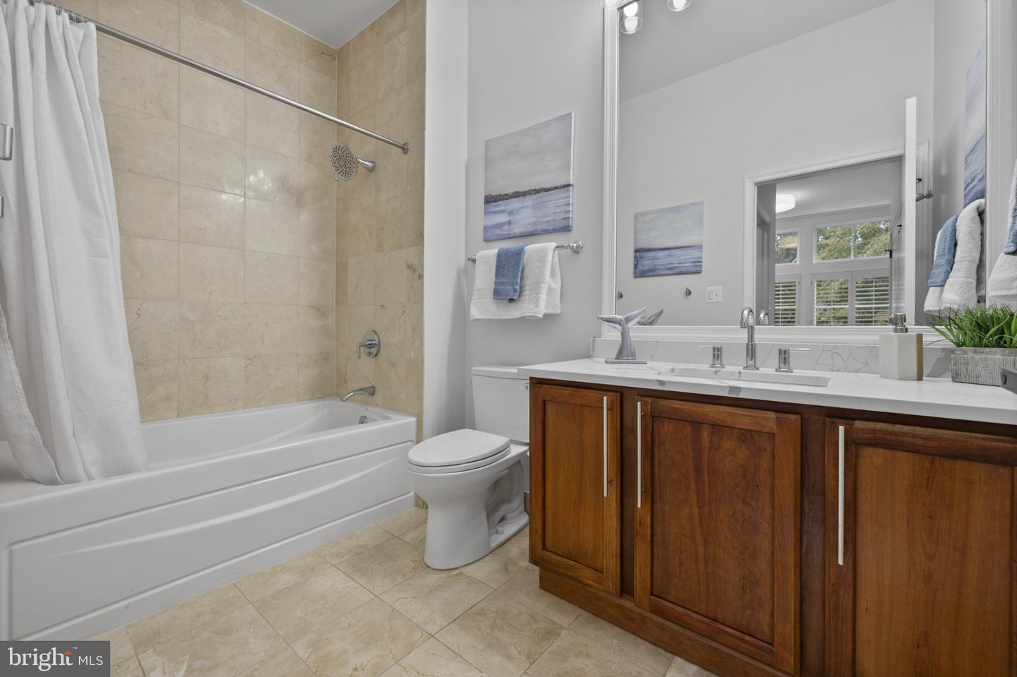 Washington, District of Columbia, 20009, United States, 2 Bedrooms Bedrooms, ,3 BathroomsBathrooms,Residential,For Sale,1950810