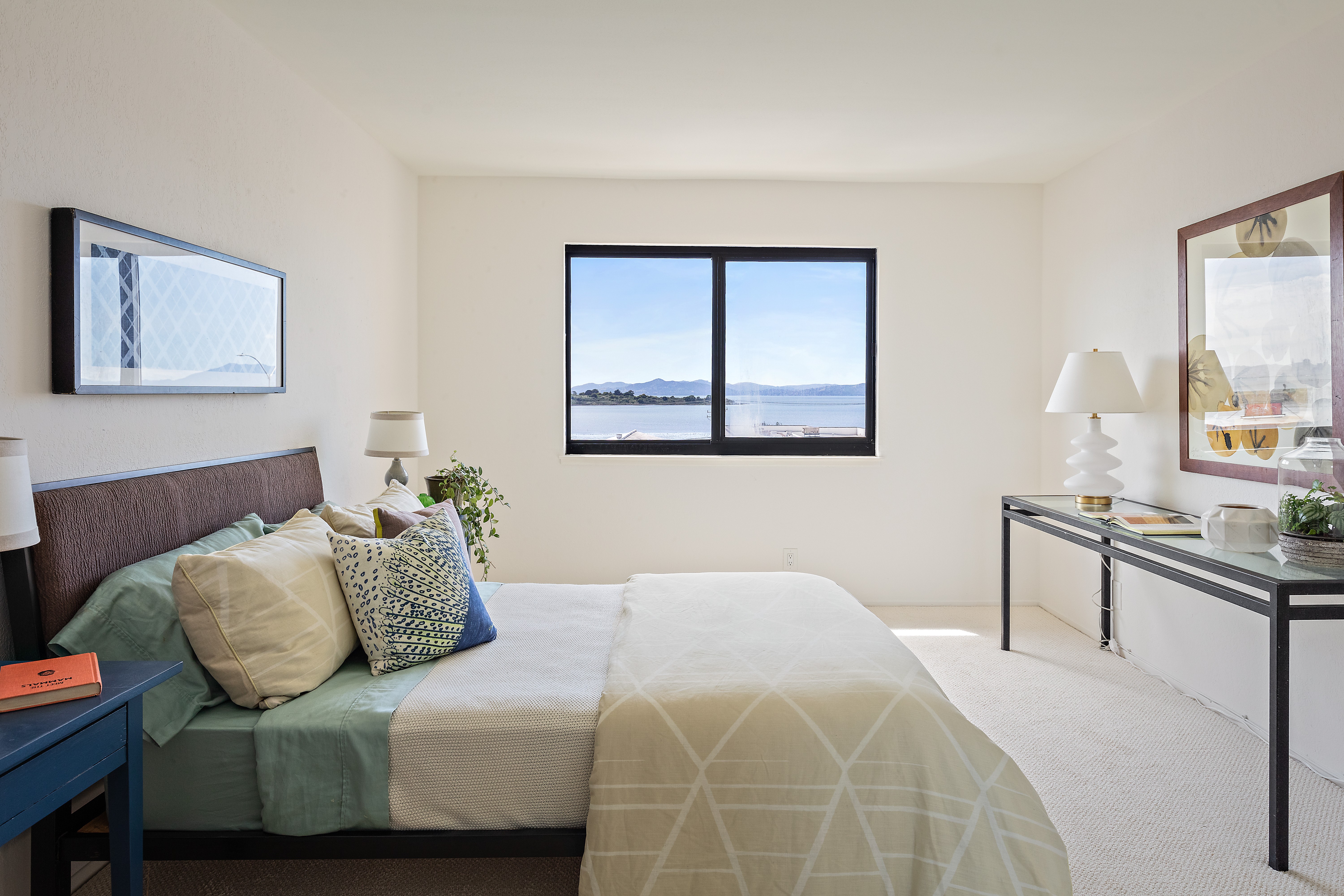  Above It All: Top-Floor Condominium with Sweeping Bay Views - 物件實景