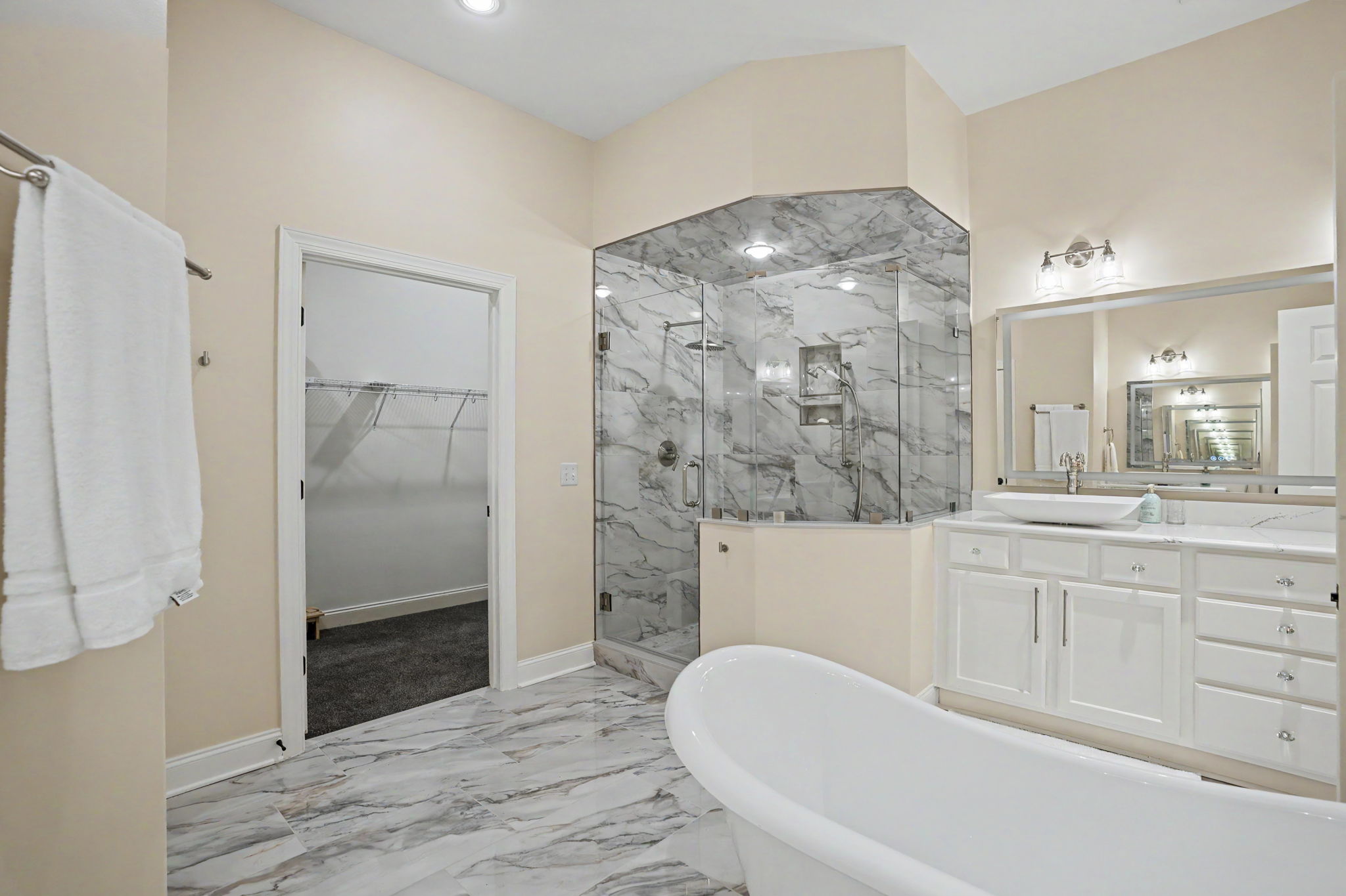 1201 River Oaks Drive, Richmond Hill - 物件實景