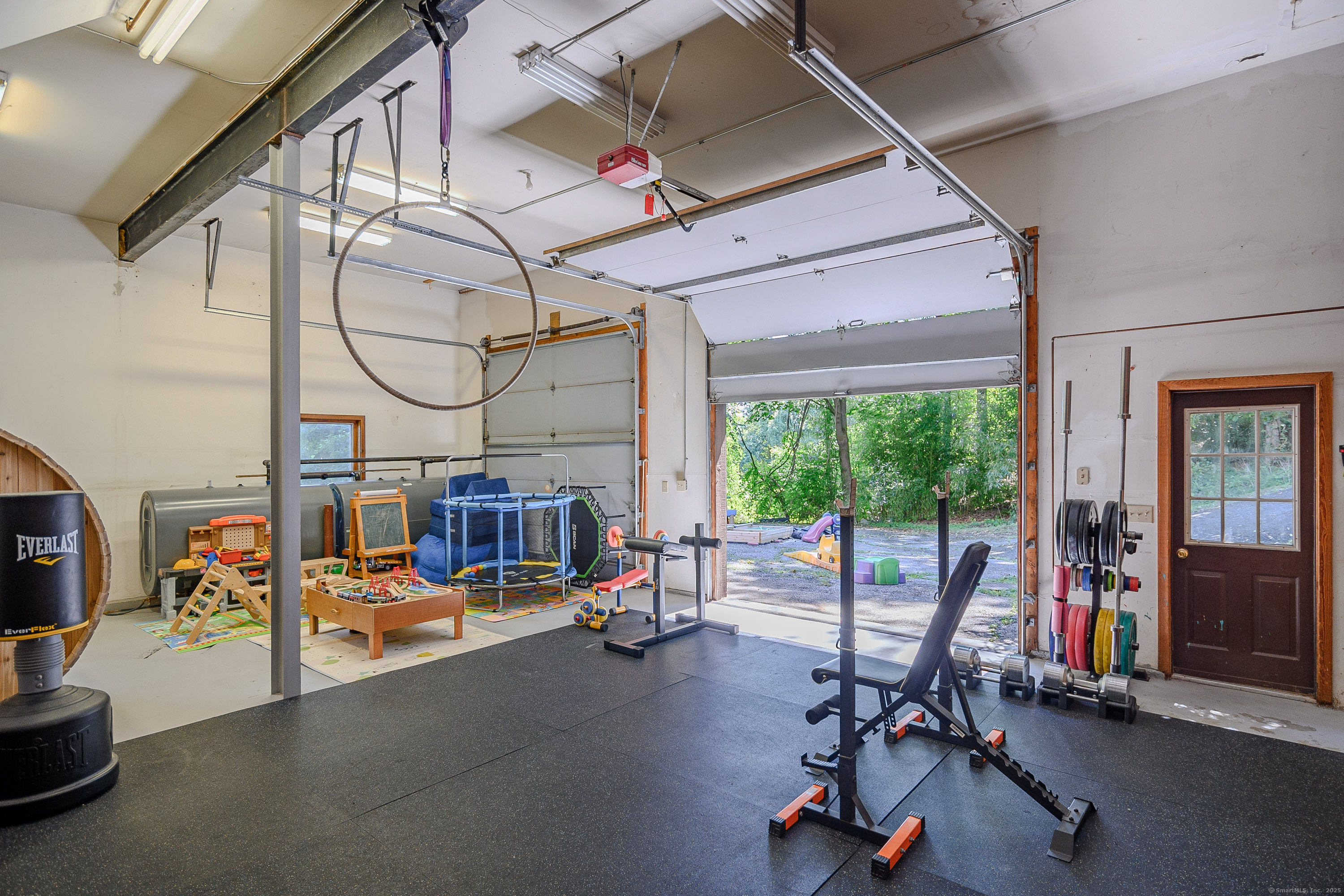 New Fairfield, Connecticut, 06812, United States, 3 Bedrooms Bedrooms, ,3 BathroomsBathrooms,Residential,For Sale,1966702