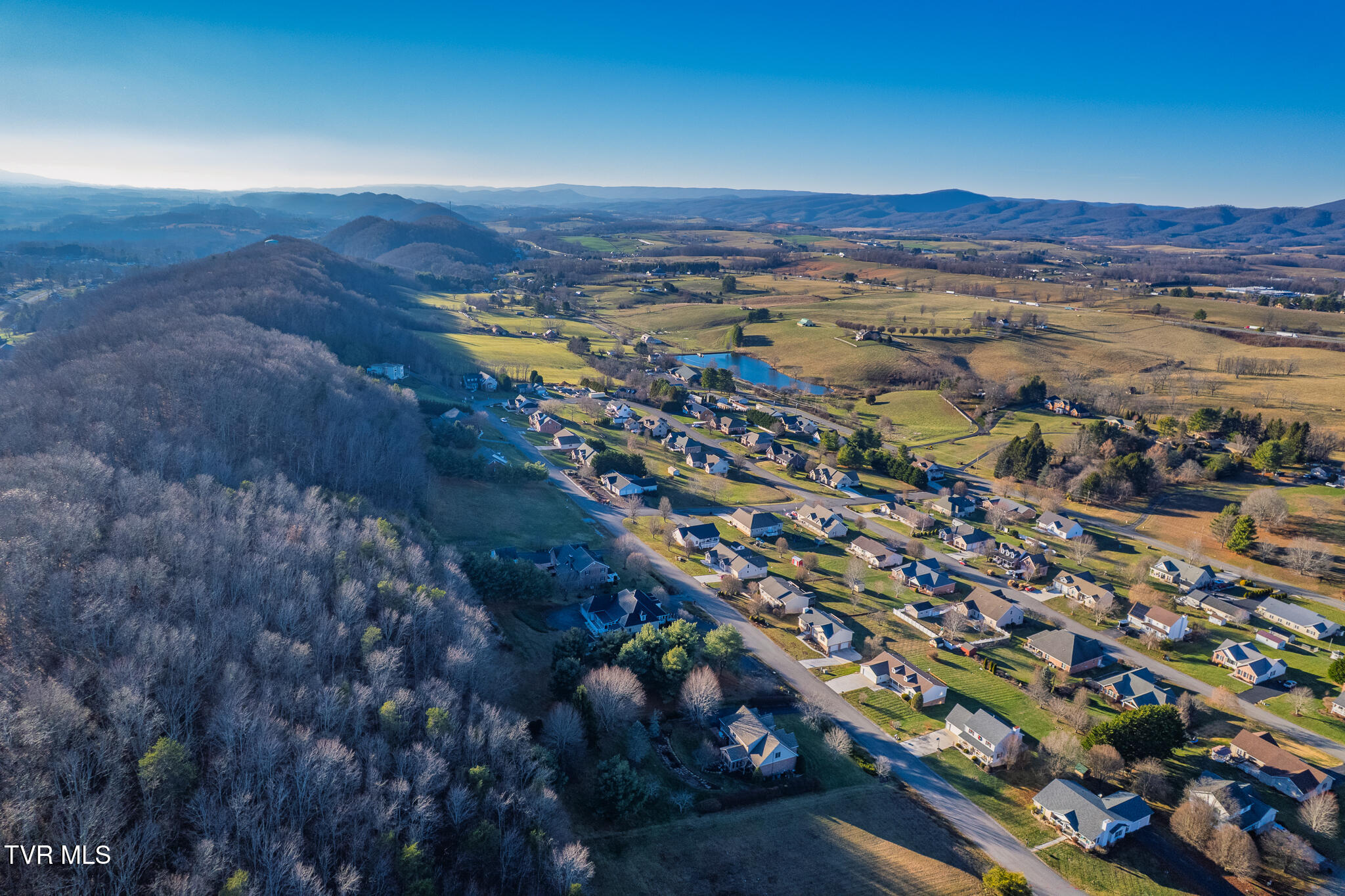 Wytheville, Virginia, 24382, United States, 4 Bedrooms Bedrooms, ,3 BathroomsBathrooms,Residential,For Sale,2005491