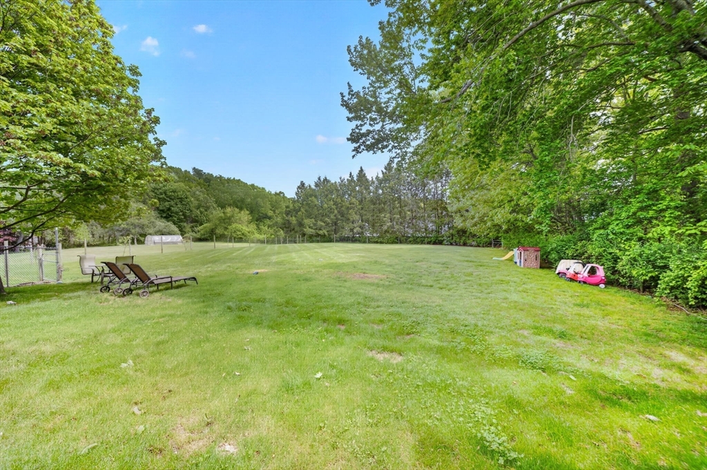 Groveland, Massachusetts, 01834, United States, 4 Bedrooms Bedrooms, ,4 BathroomsBathrooms,Residential,For Sale,2048598