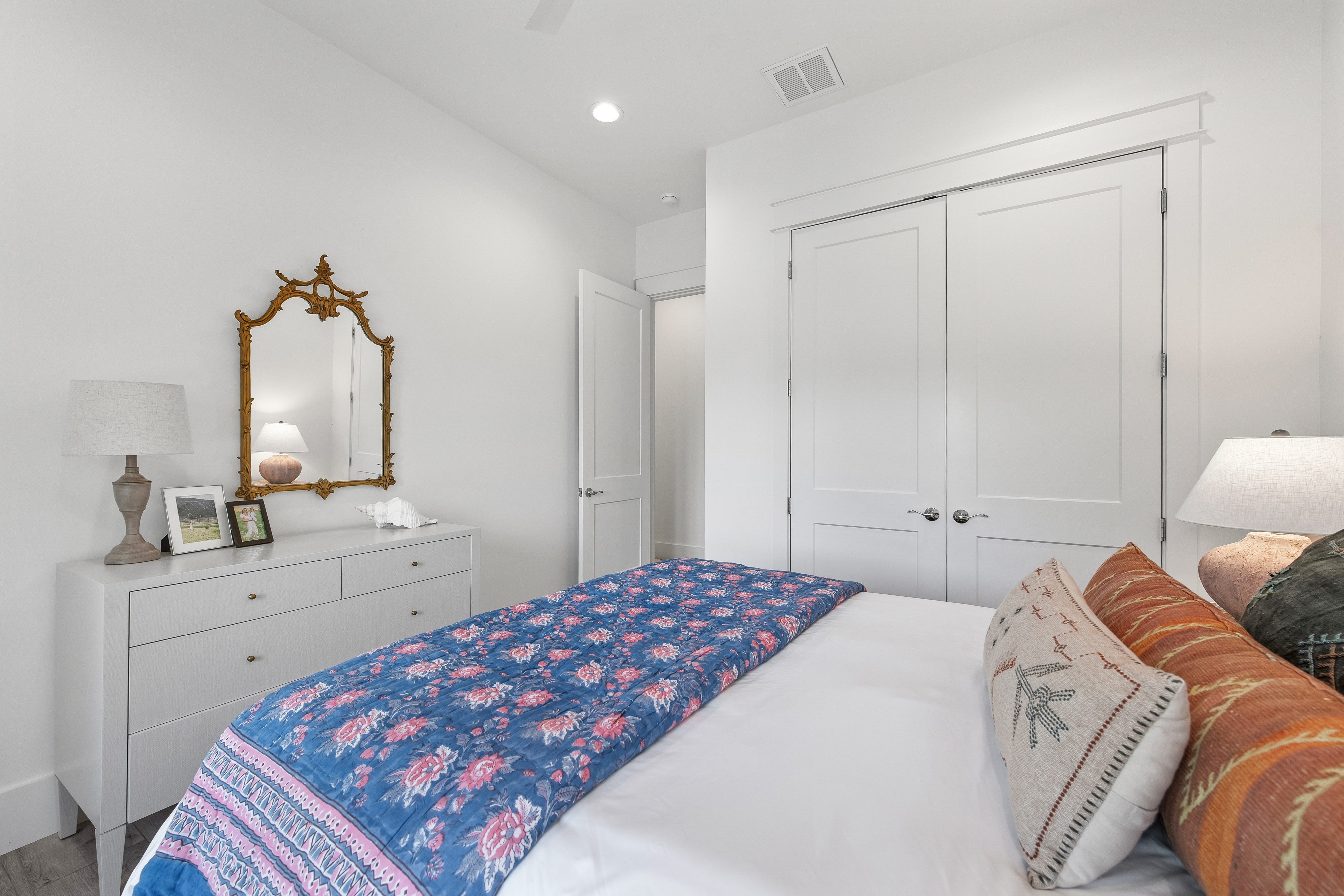  Turnkey Coastal Luxury Across From Eastern Lake And Steps To The Gulf - 物件實景