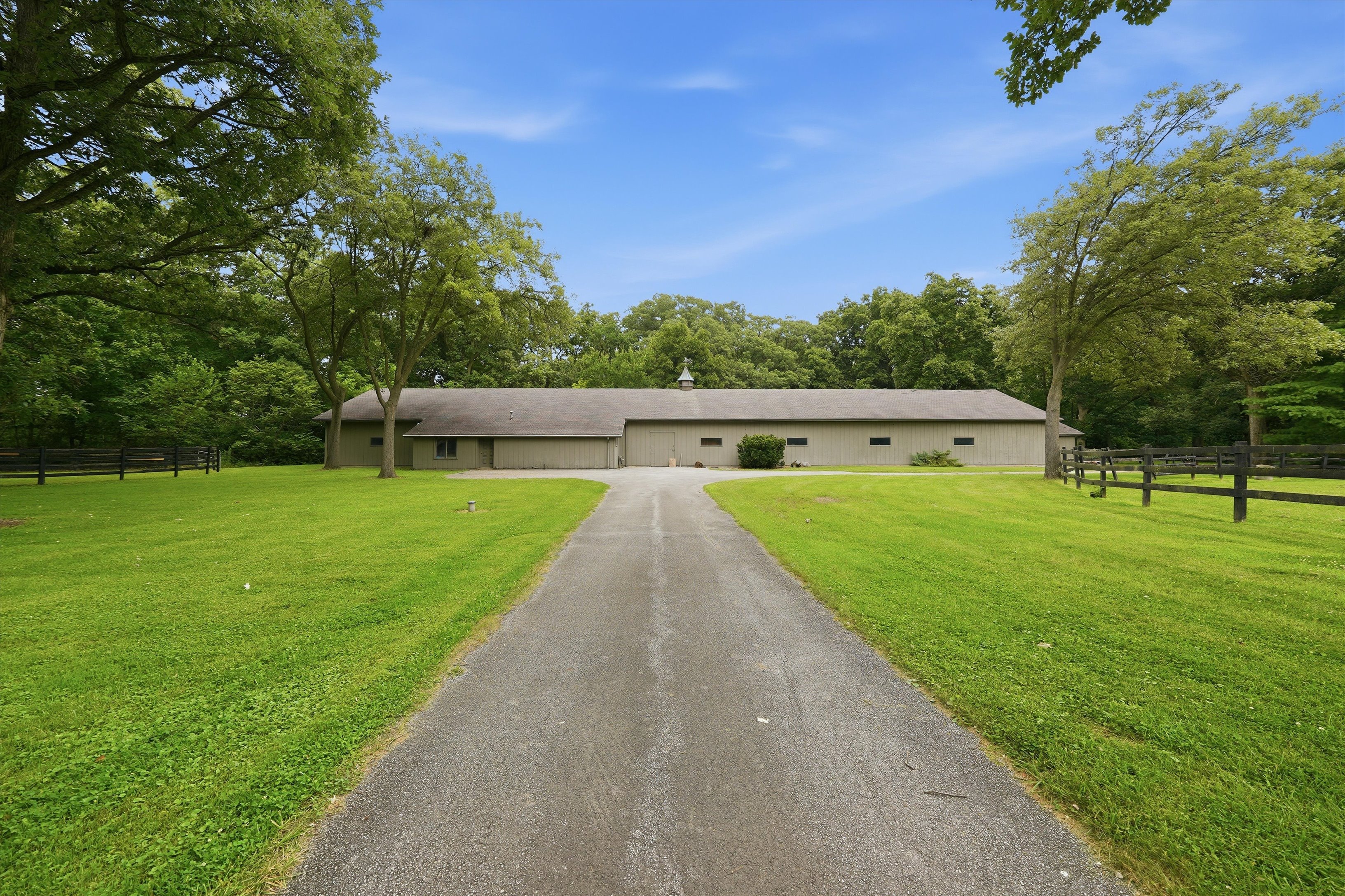 Private Country Estate Situated on Over Nine Acres of Beautiful Open Grounds - 物件實景