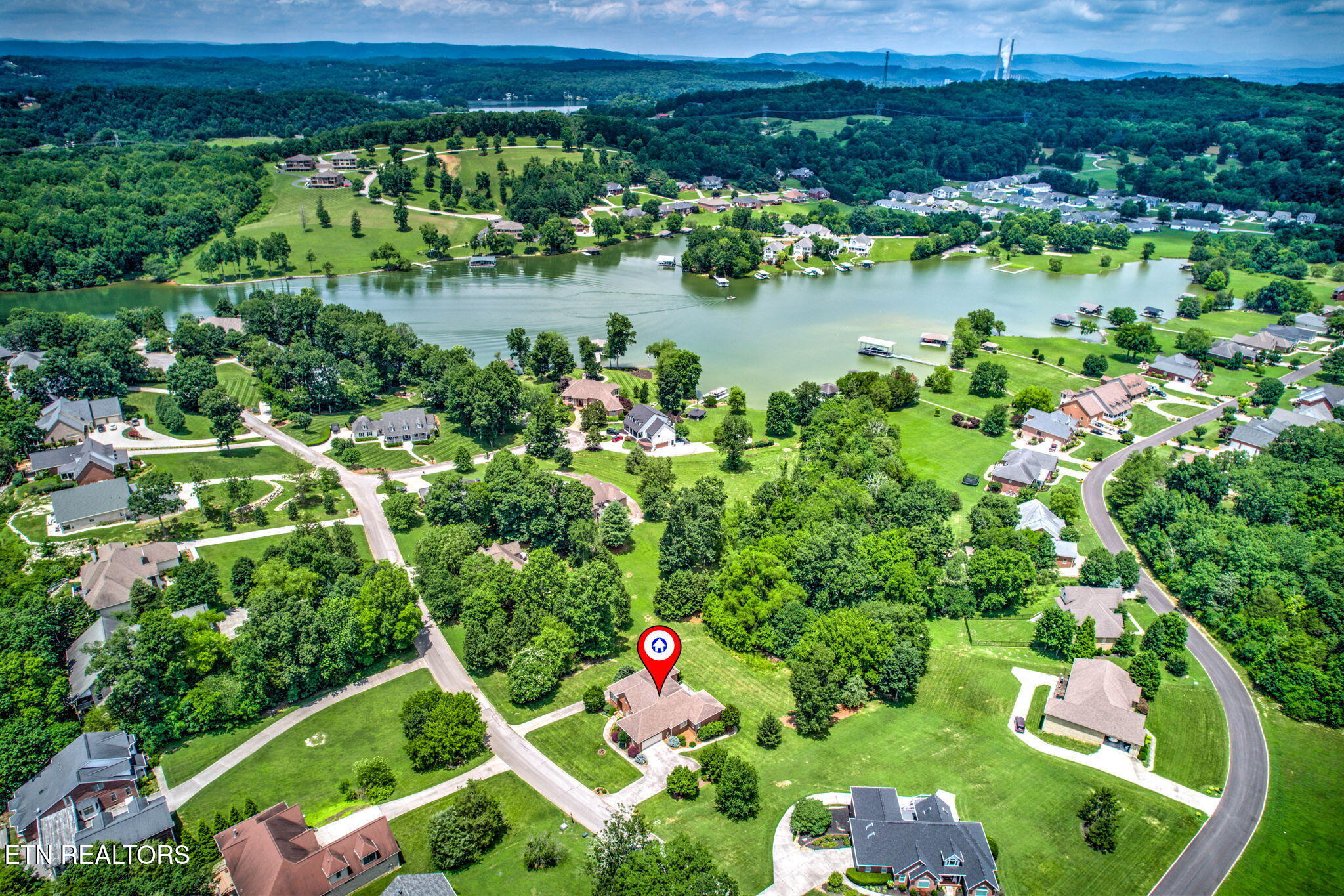 Kingston, Tennessee, 37763, United States, 3 Bedrooms Bedrooms, ,4 BathroomsBathrooms,Residential,For Sale,1885979