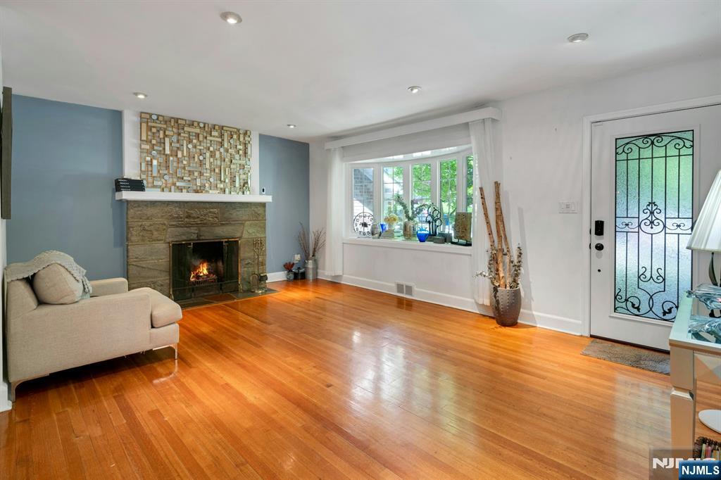 West Orange, New Jersey, 07052, United States, 6 Bedrooms Bedrooms, ,4 BathroomsBathrooms,Residential,For Sale,1826620