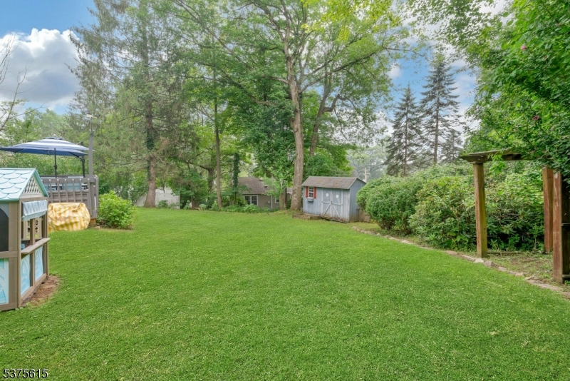 Rockaway Boro, New Jersey, 07866, United States, 3 Bedrooms Bedrooms, ,3 BathroomsBathrooms,Residential,For Sale,1918524