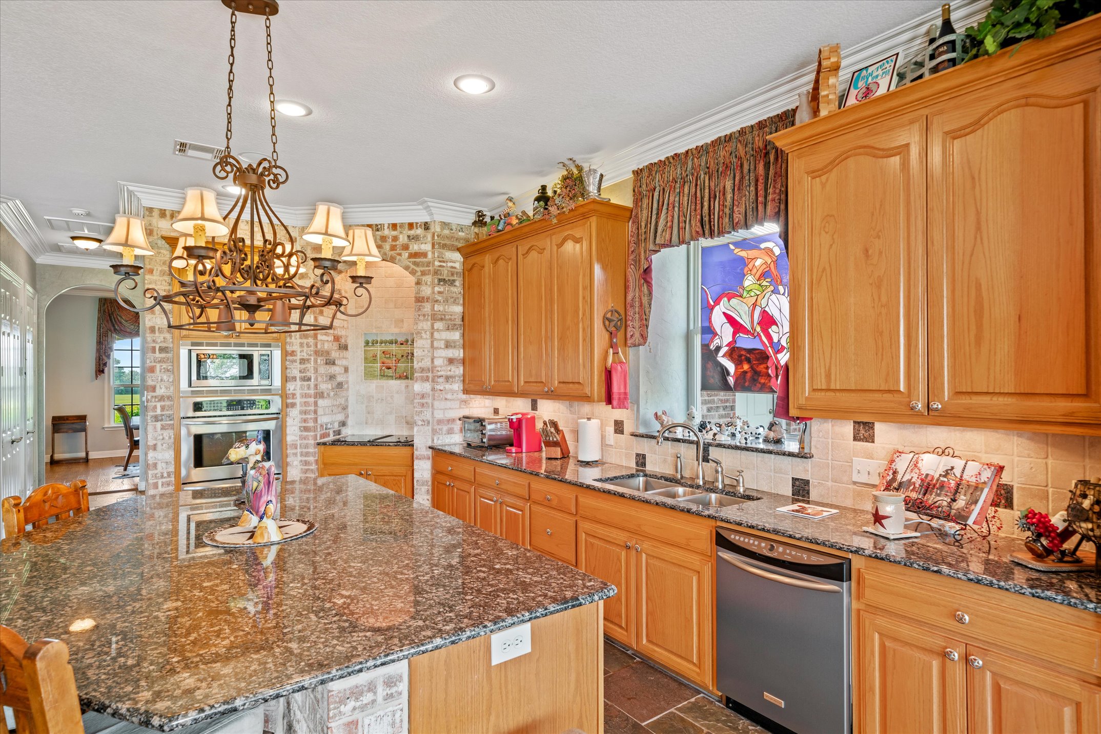 Grand Saline, Texas, 75140, United States, 3 Bedrooms Bedrooms, ,4 BathroomsBathrooms,Residential,For Sale,1977642