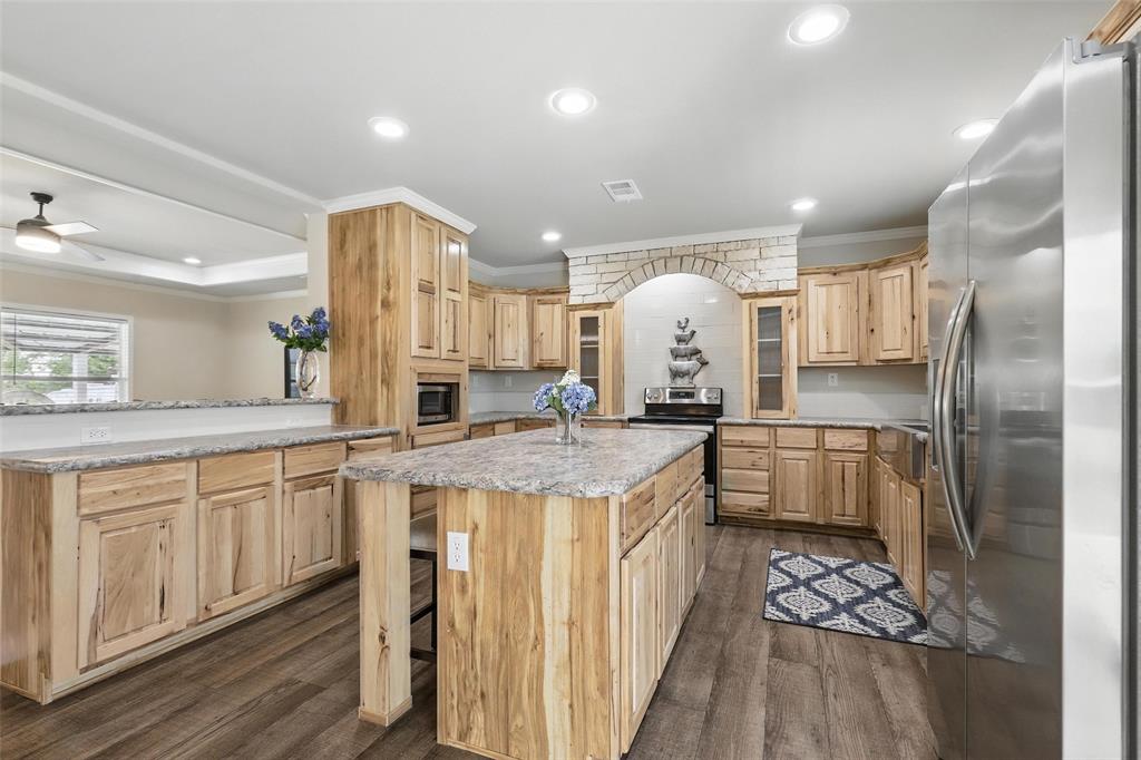 Weatherford, Texas, 76087, United States, 4 Bedrooms Bedrooms, ,3 BathroomsBathrooms,Residential,For Sale,1787575