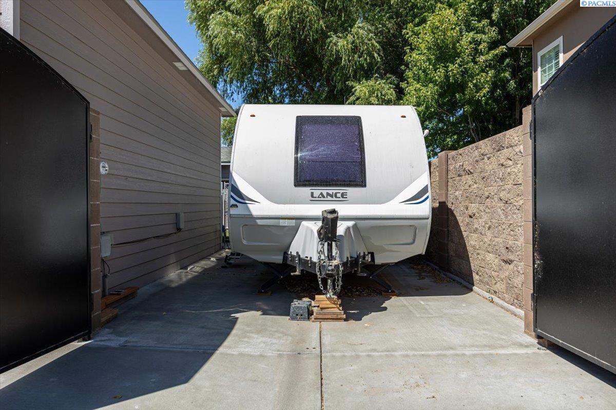 Richland, Washington, 99352, United States, 4 Bedrooms Bedrooms, ,2 BathroomsBathrooms,Residential,For Sale,1992938