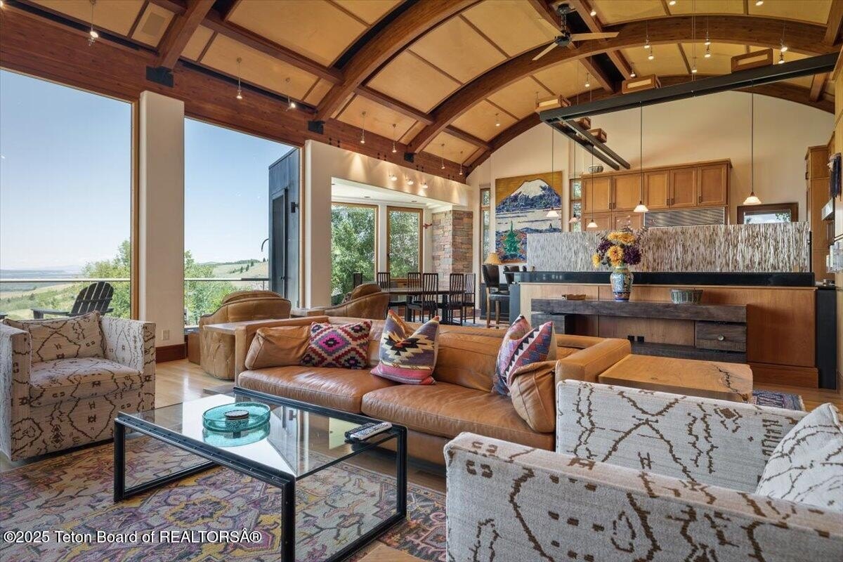 Jackson, Wyoming, 83001, United States, 4 Bedrooms Bedrooms, ,5 BathroomsBathrooms,Residential,For Sale,1979061