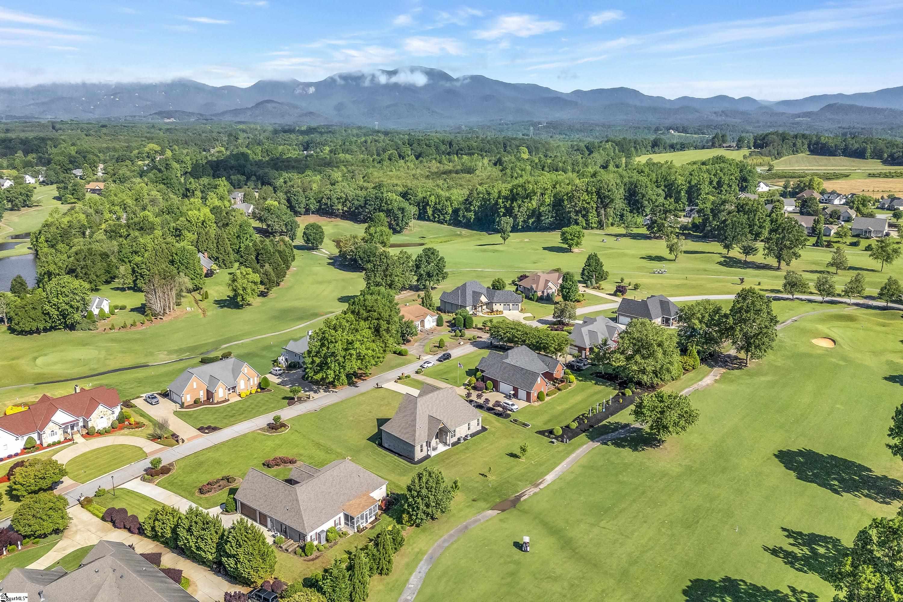 Campobello, South Carolina, 29322, United States, 4 Bedrooms Bedrooms, ,5 BathroomsBathrooms,Residential,For Sale,1827518