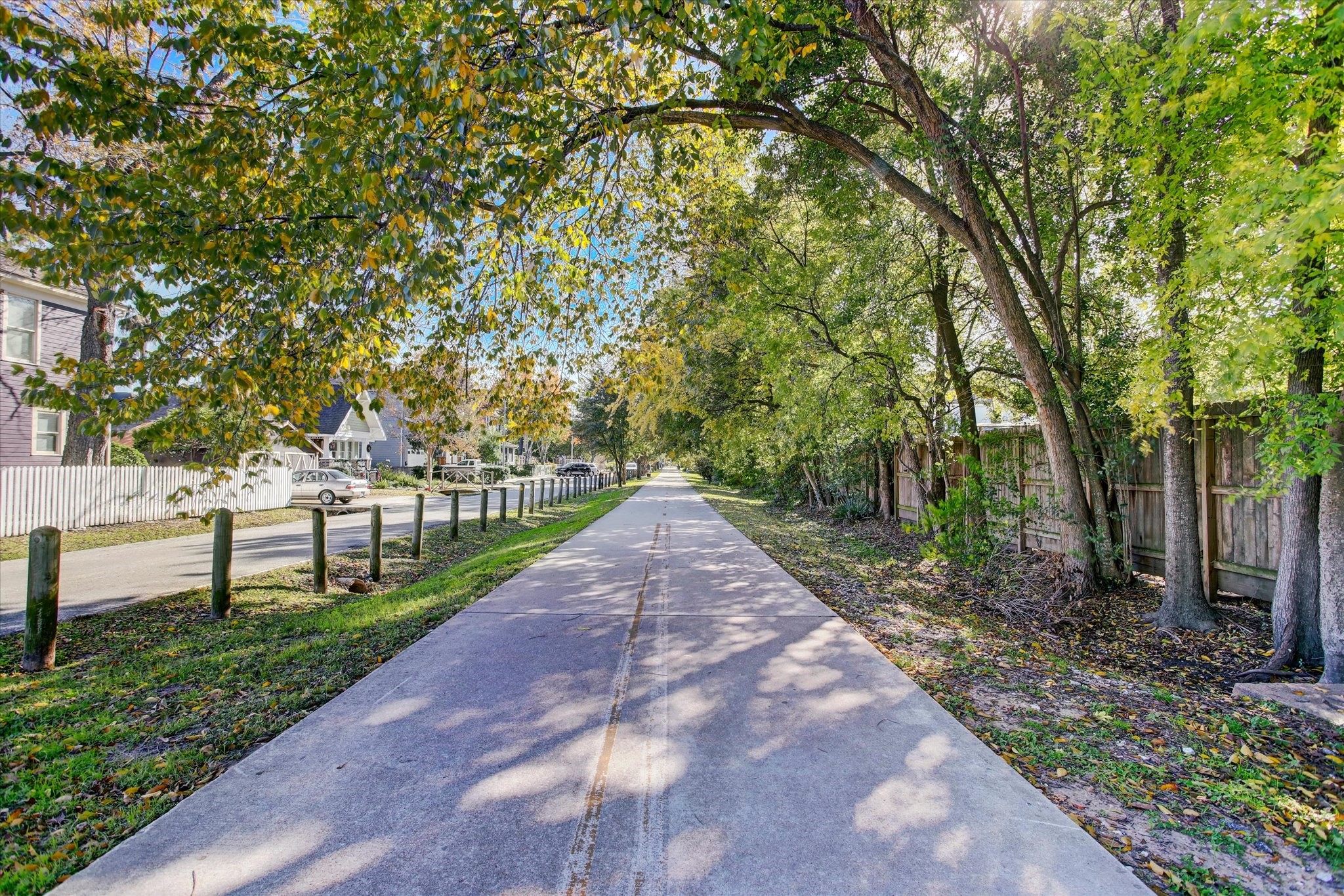  809 W 9th Street - 物件實景