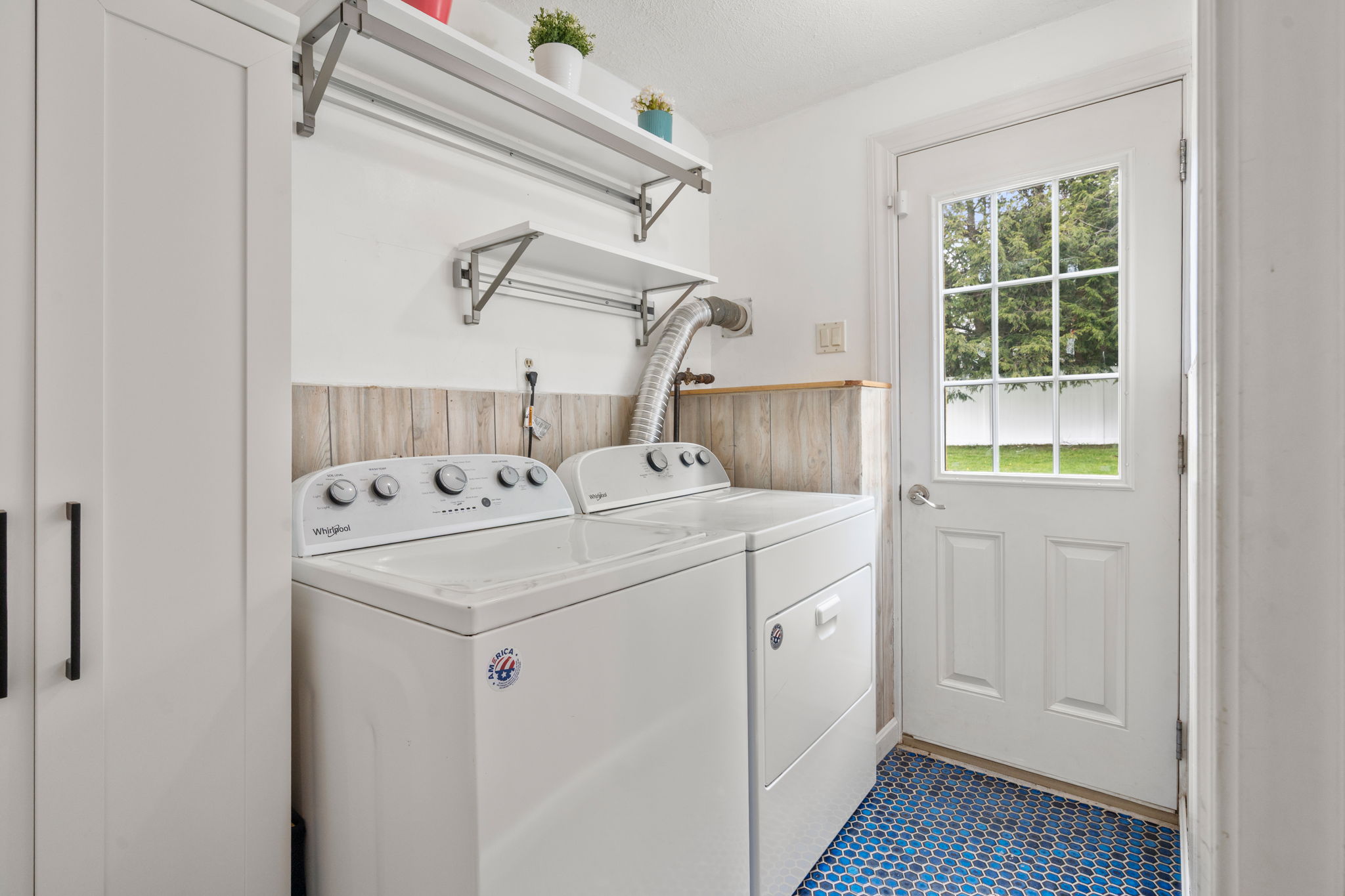  2 Forbes Road, Canton, MA, 02021 - 物件實景