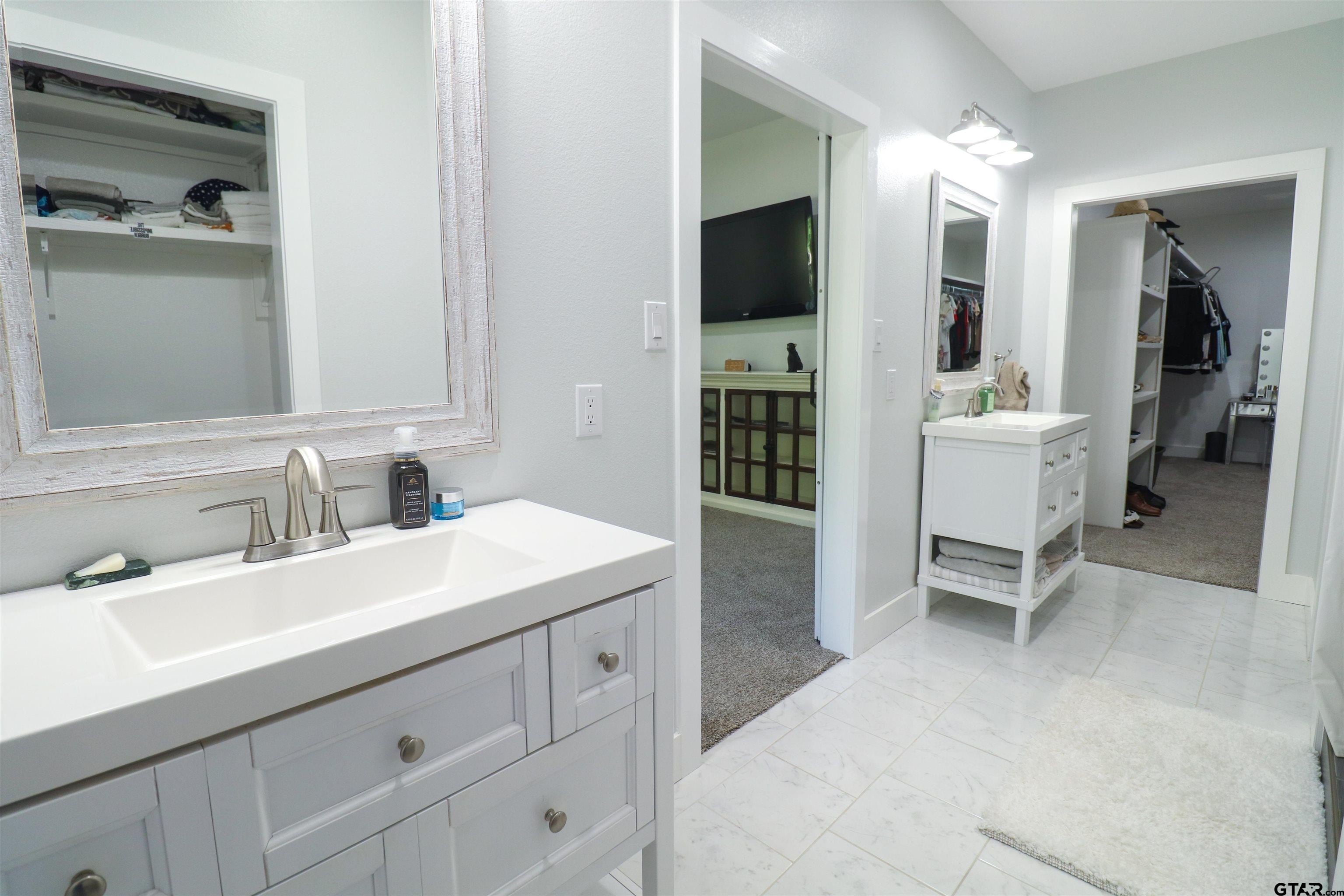 Pittsburg, Texas, 75686, United States, 4 Bedrooms Bedrooms, ,3 BathroomsBathrooms,Residential,For Sale,1943296