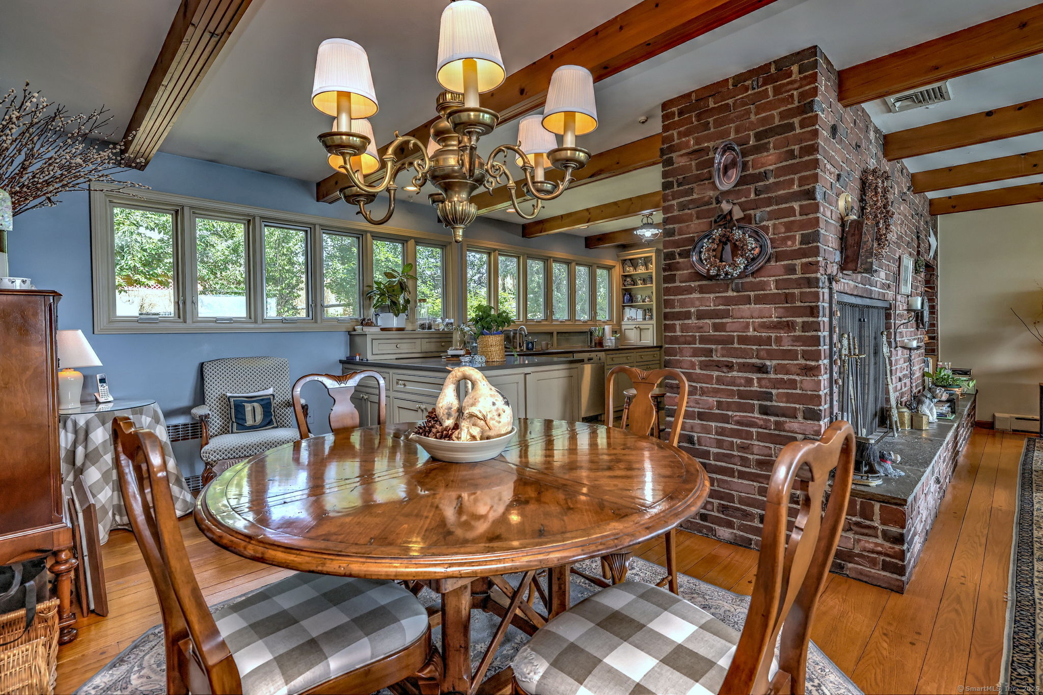 Milford, Connecticut, 06460, United States, 3 Bedrooms Bedrooms, ,2 BathroomsBathrooms,Residential,For Sale,1918107