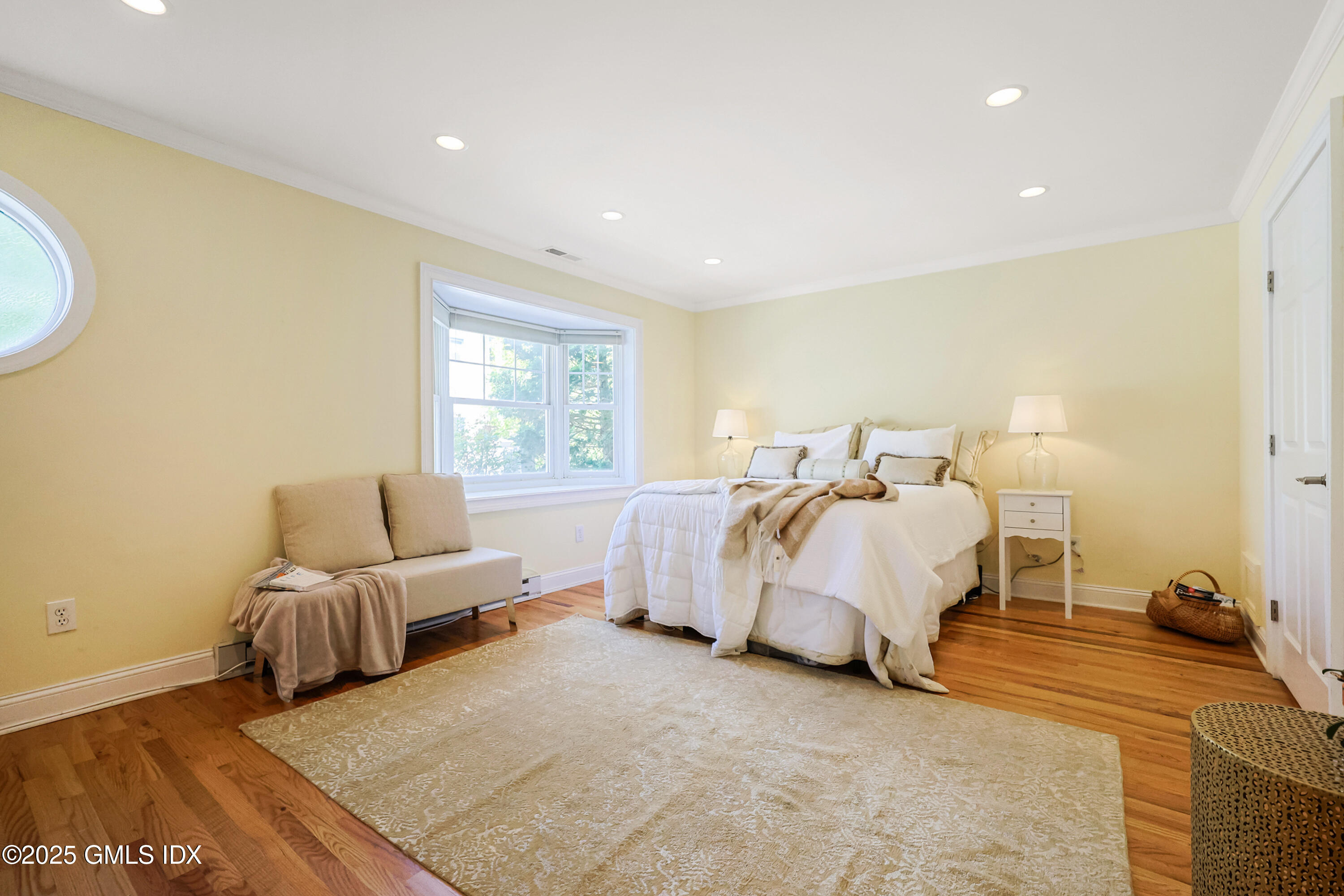 Old Greenwich, Connecticut, 06870, United States, 4 Bedrooms Bedrooms, ,5 BathroomsBathrooms,Residential,For Sale,1821609