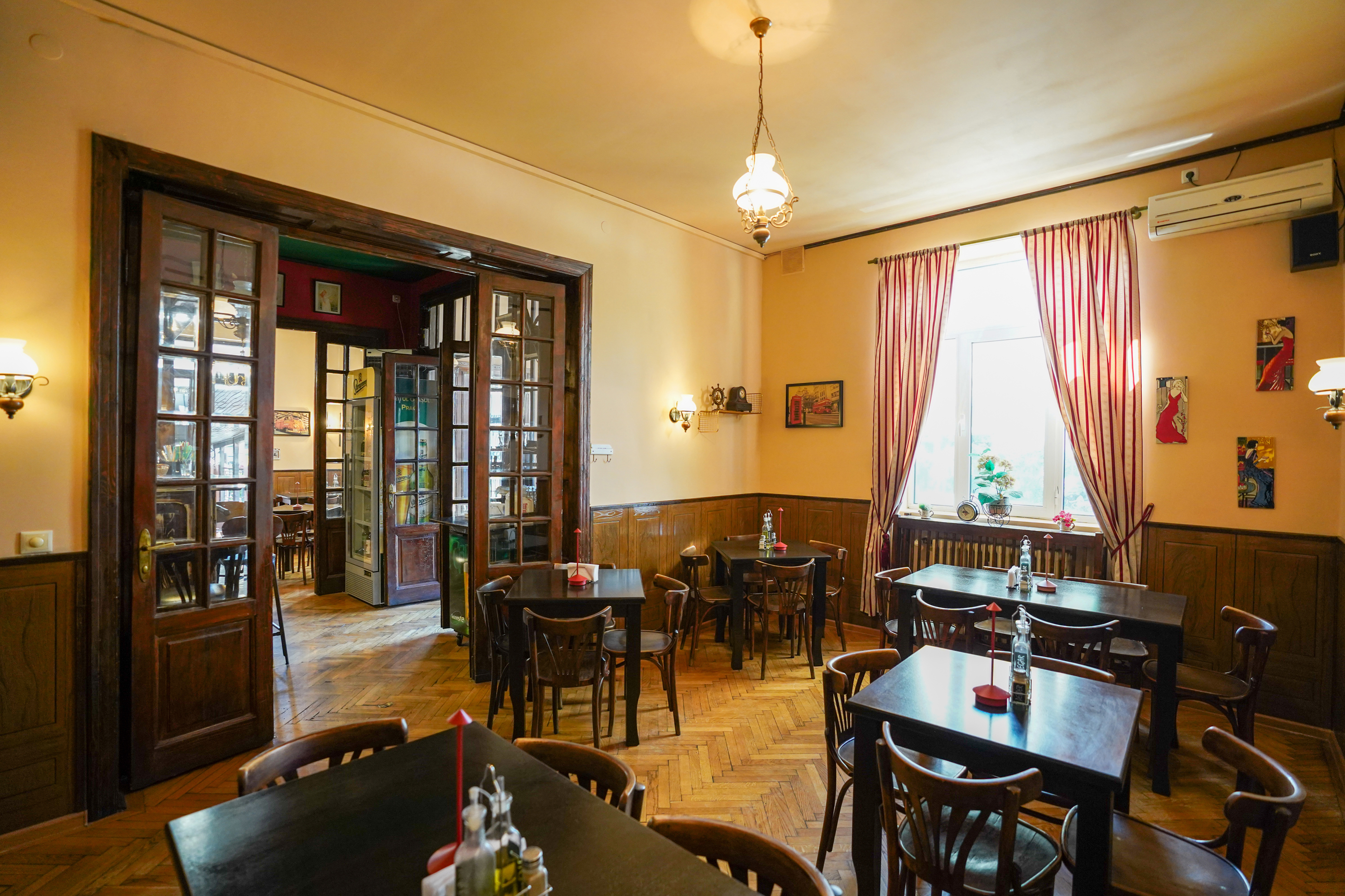  Versatile Historic Building Near Gradina Icoanei Park, Bucharest - 物件實景