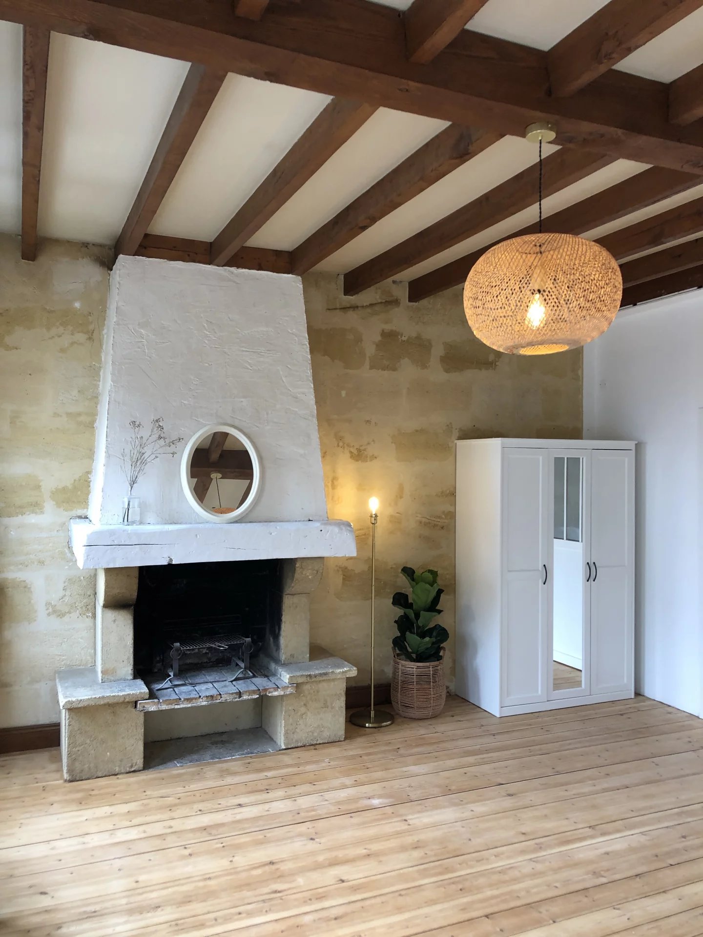 Bordeaux, New Aquitaine, 33000, FR, 5 Bedrooms Bedrooms, ,1 BathroomBathrooms,Residential,For Sale,1778999