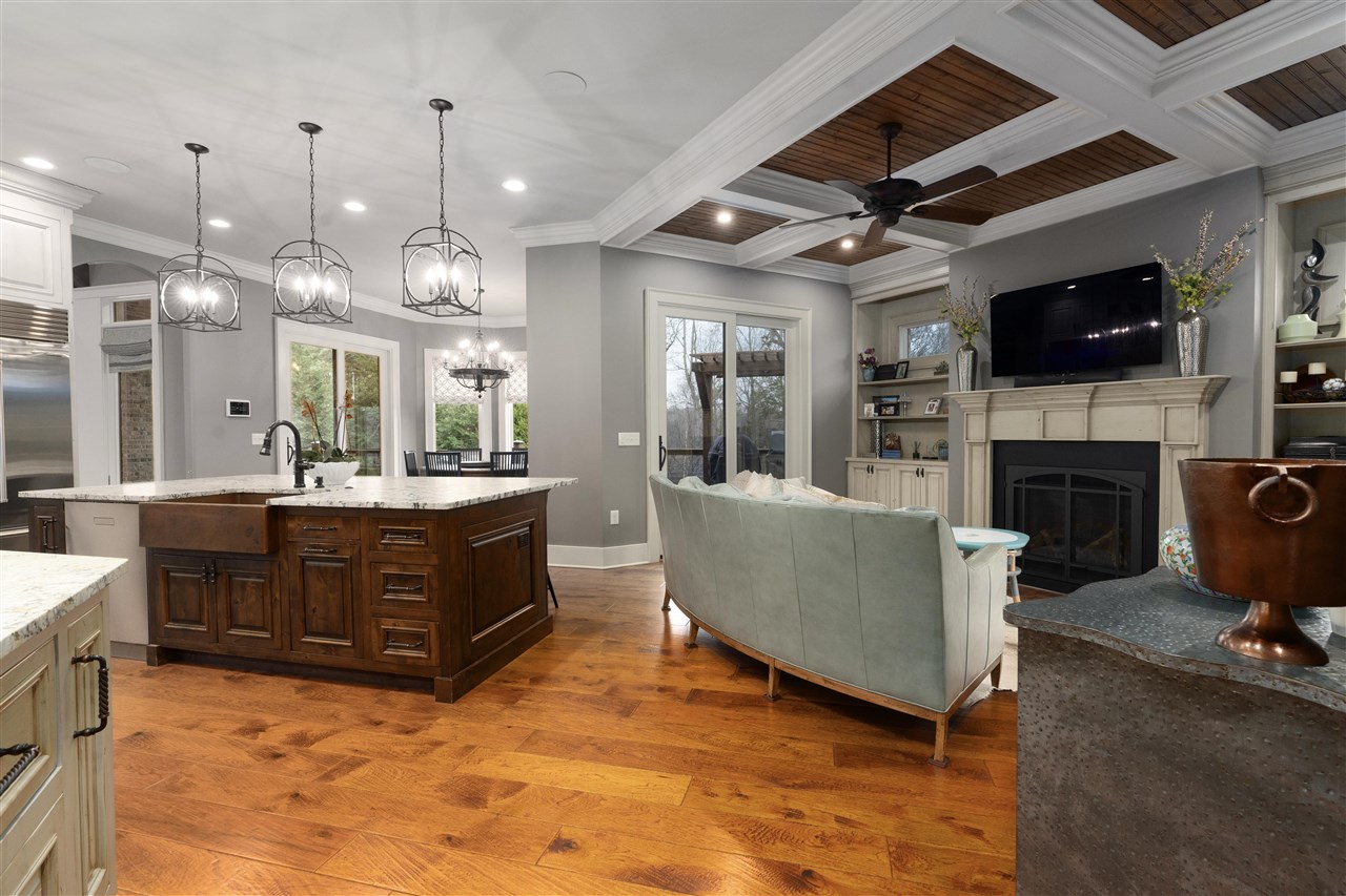 Bowling Green, Kentucky, 42103, United States, 5 Bedrooms Bedrooms, ,5 BathroomsBathrooms,Residential,For Sale,1986458