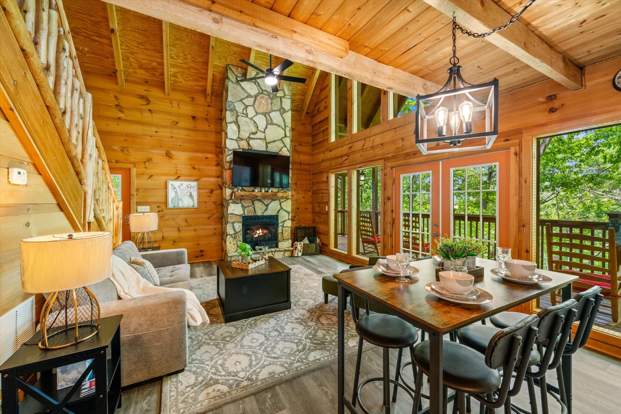 Sevierville, Tennessee, 37862, United States, 3 Bedrooms Bedrooms, ,3 BathroomsBathrooms,Residential,For Sale,1920301
