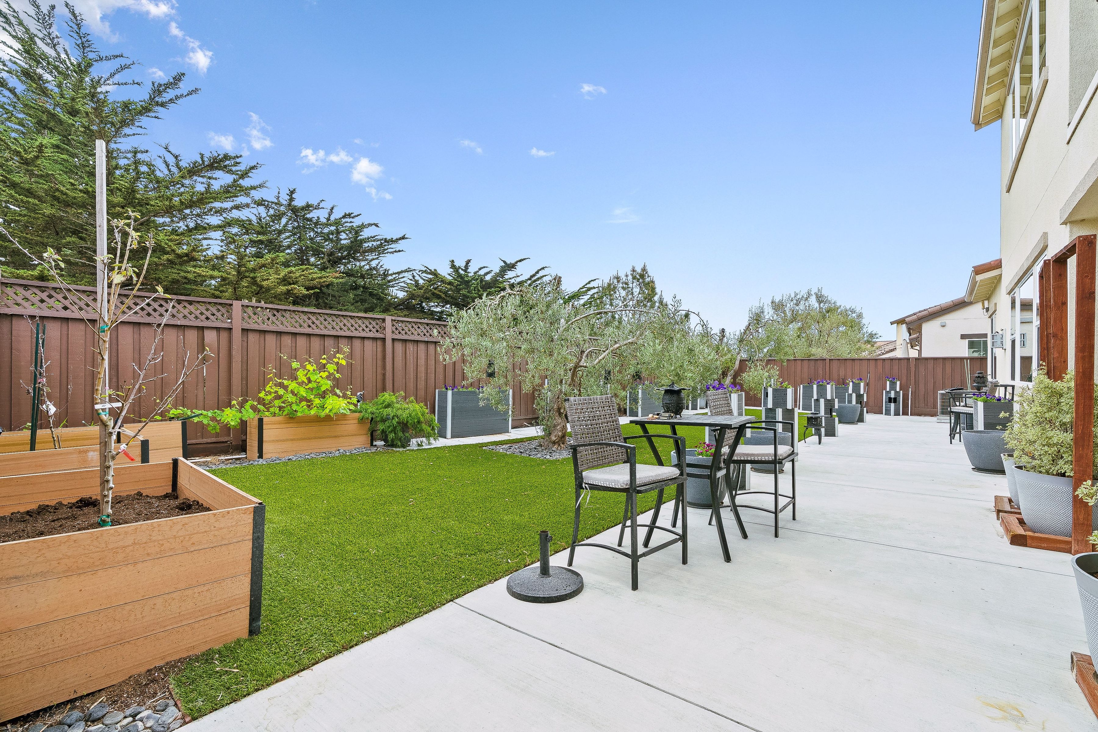  600 Bluffs Drive - 物件實景