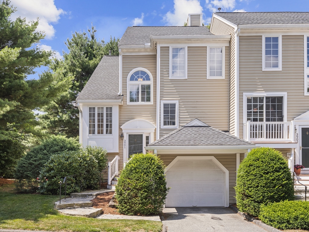 Worcester, Massachusetts, 01609, United States, 3 Bedrooms Bedrooms, ,4 BathroomsBathrooms,Residential,For Sale,1970257