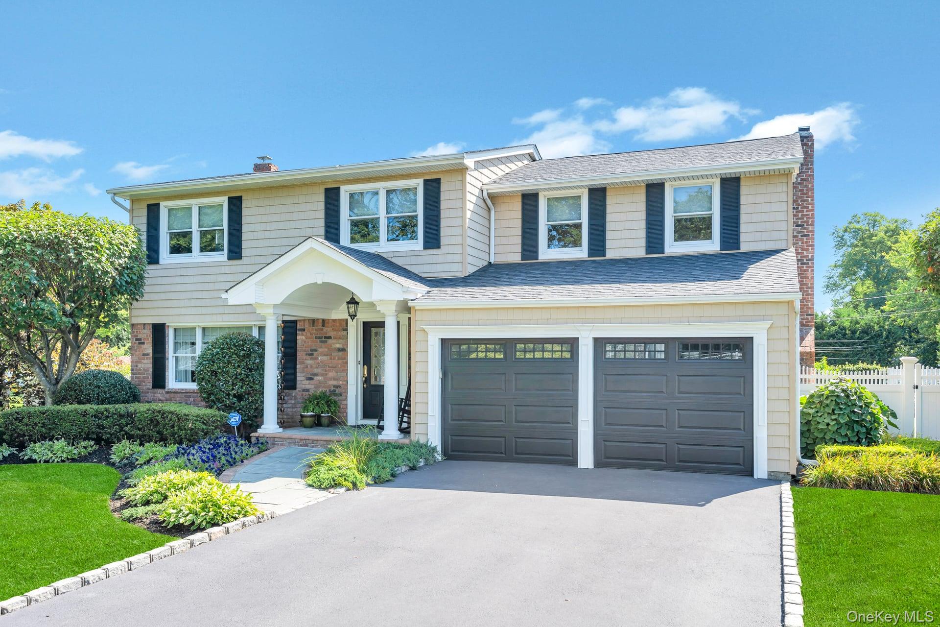 Hauppauge, New York, 11788, United States, 4 Bedrooms Bedrooms, ,3 BathroomsBathrooms,Residential,For Sale,1926093