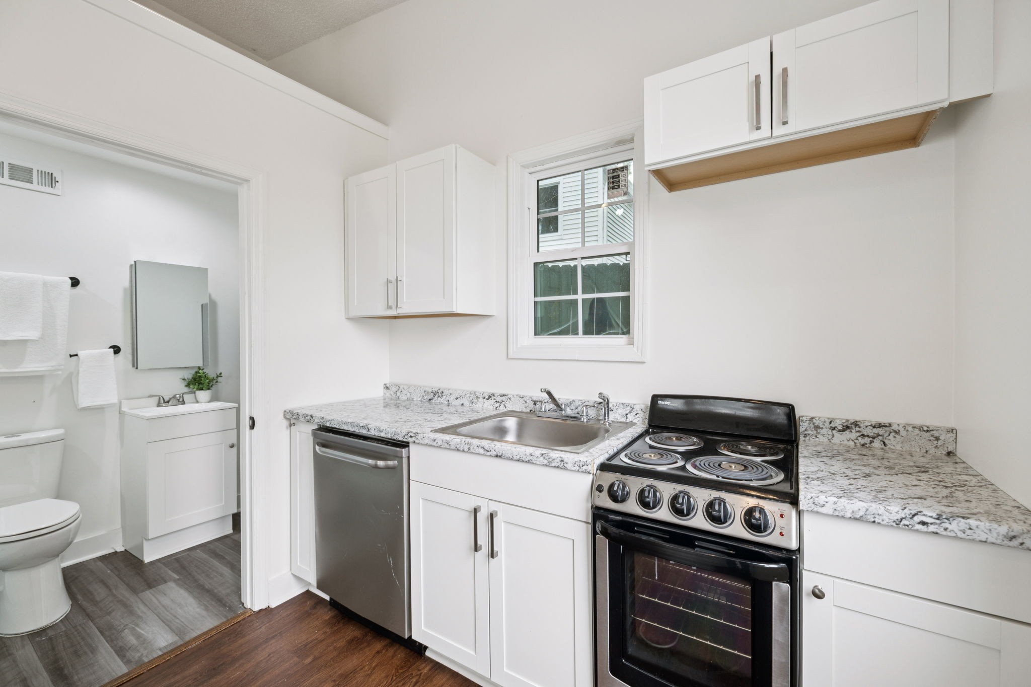 Nashville, Tennessee, 37209, United States, 4 Bedrooms Bedrooms, ,3 BathroomsBathrooms,Residential,For Sale,1873930
