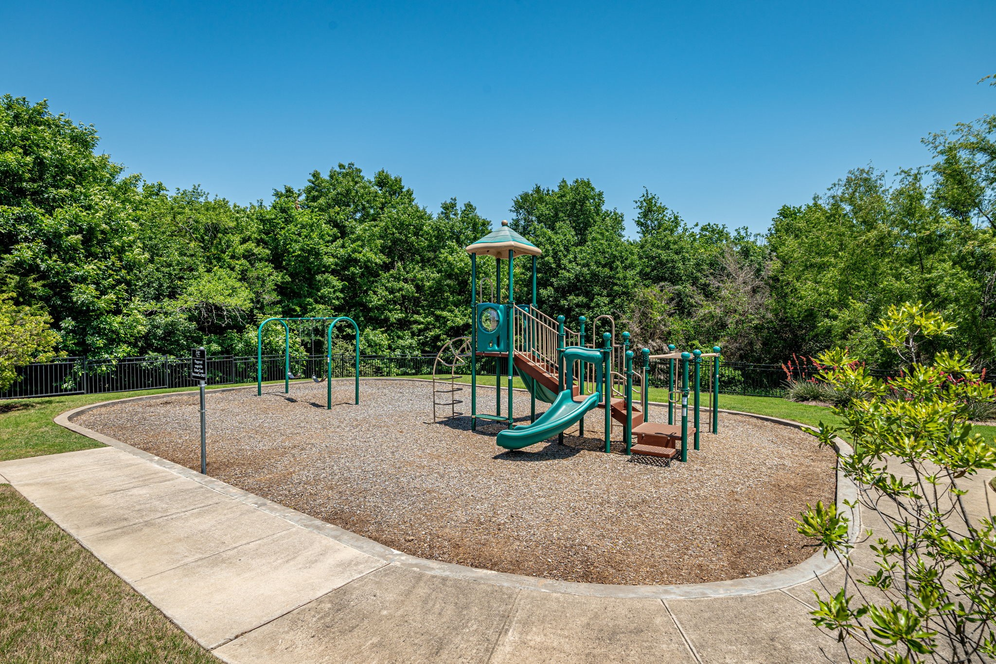 McKinney, Texas, 75071, United States, 4 Bedrooms Bedrooms, ,3 BathroomsBathrooms,Residential,For Sale,1992120