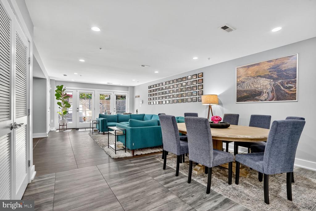 Washington, District of Columbia, 20010, United States, 2 Bedrooms Bedrooms, ,2 BathroomsBathrooms,Residential,For Sale,1975364