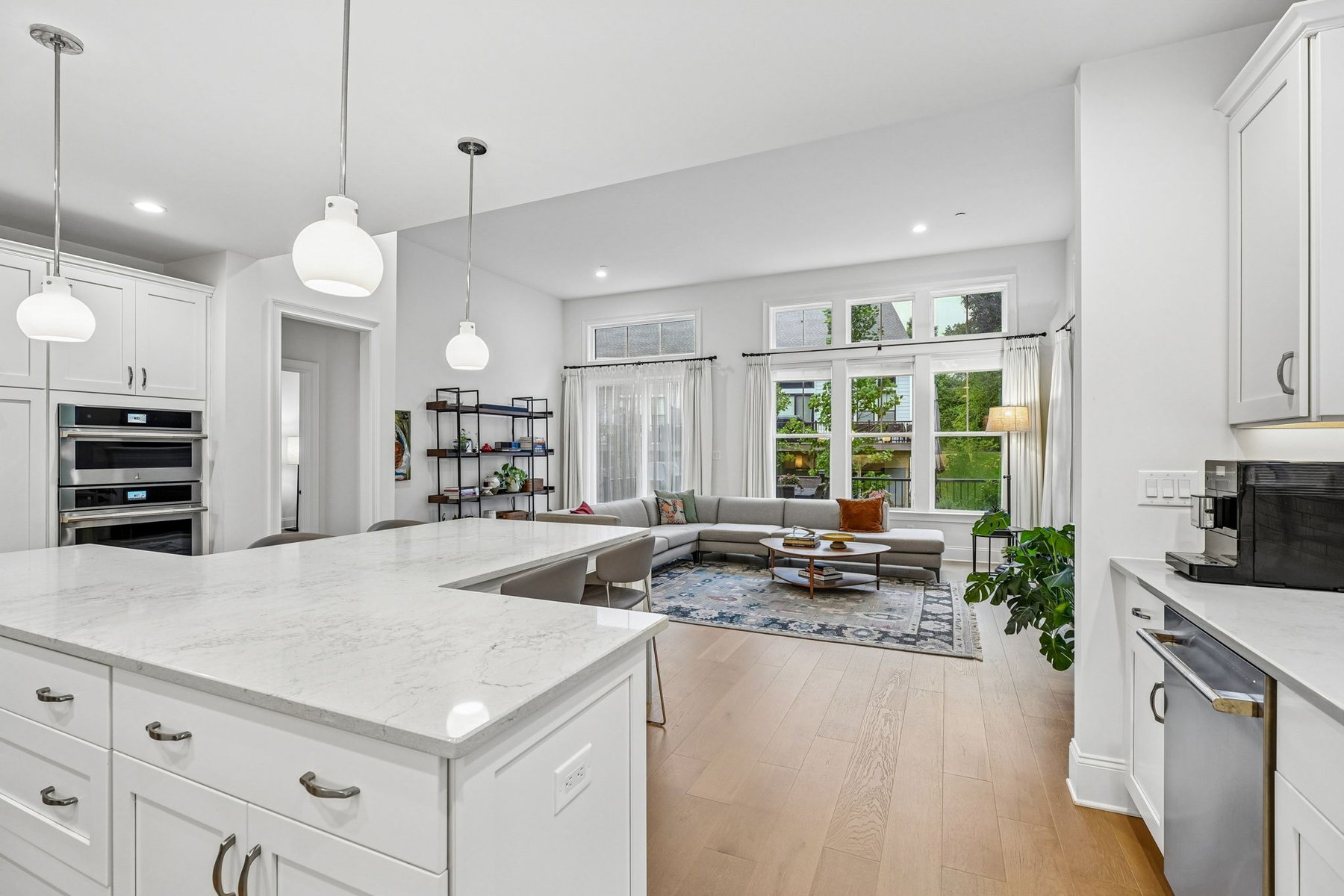  Luxury Privacy and Effortless Living in this ?Warren Villas? End Unit Townhome - 物件實景