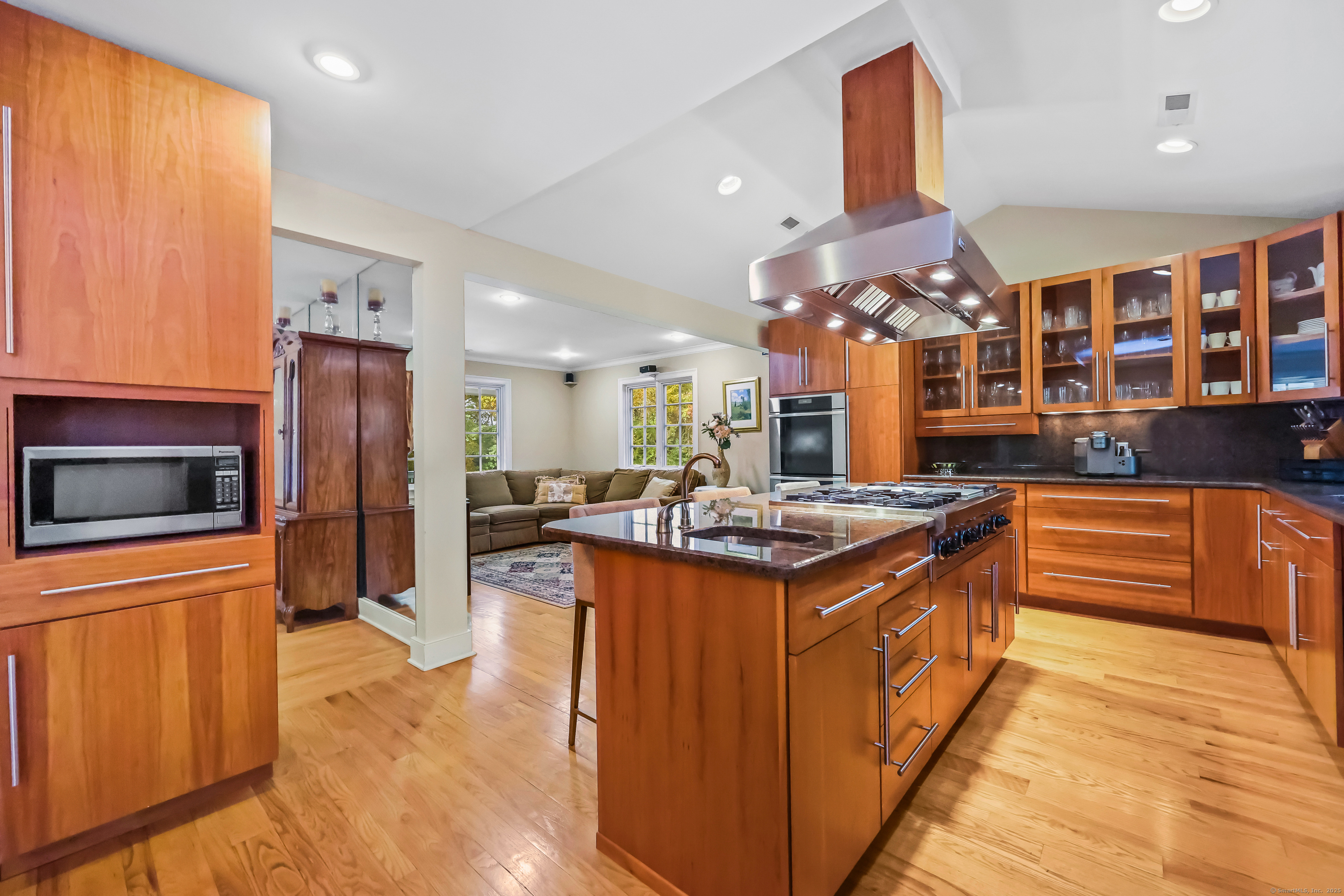 Fairfield, Connecticut, 06880, United States, 3 Bedrooms Bedrooms, ,3 BathroomsBathrooms,Residential,For Sale,1992139