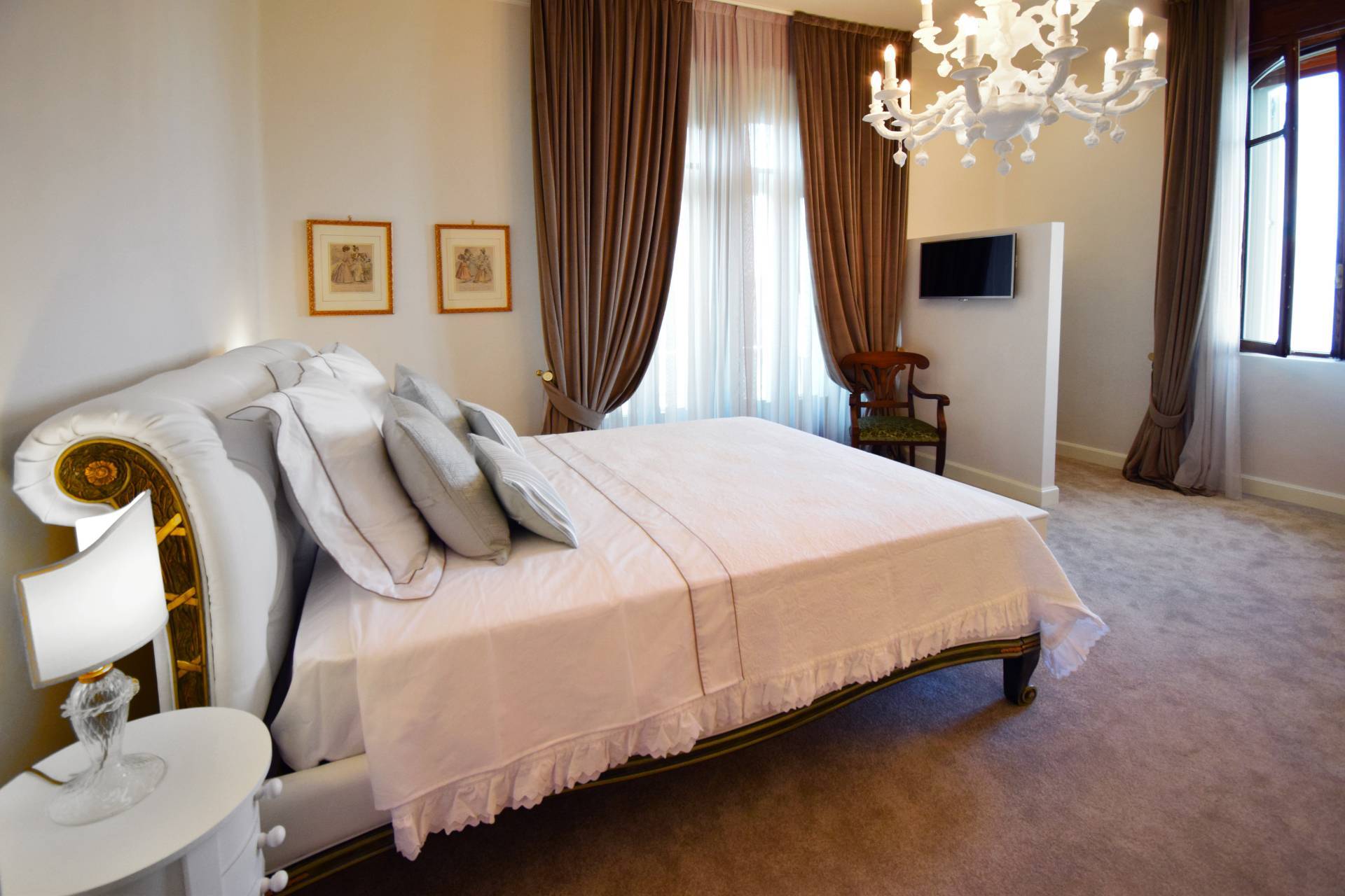 Desenzano del Garda, Brescia, 25015, IT, 4 Bedrooms Bedrooms, ,4 BathroomsBathrooms,Residential,For Sale,1826447