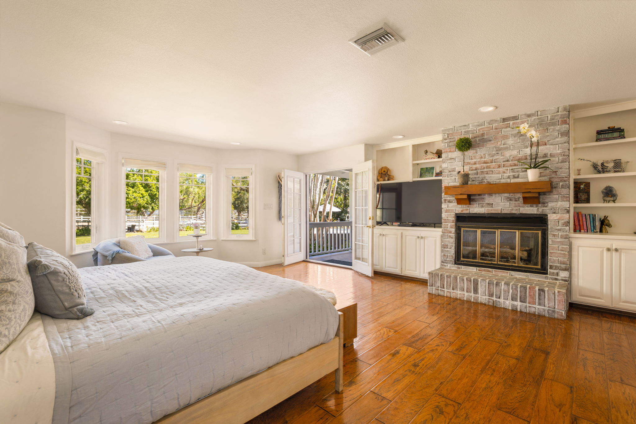  2390 Glenside Lane - 物件實景