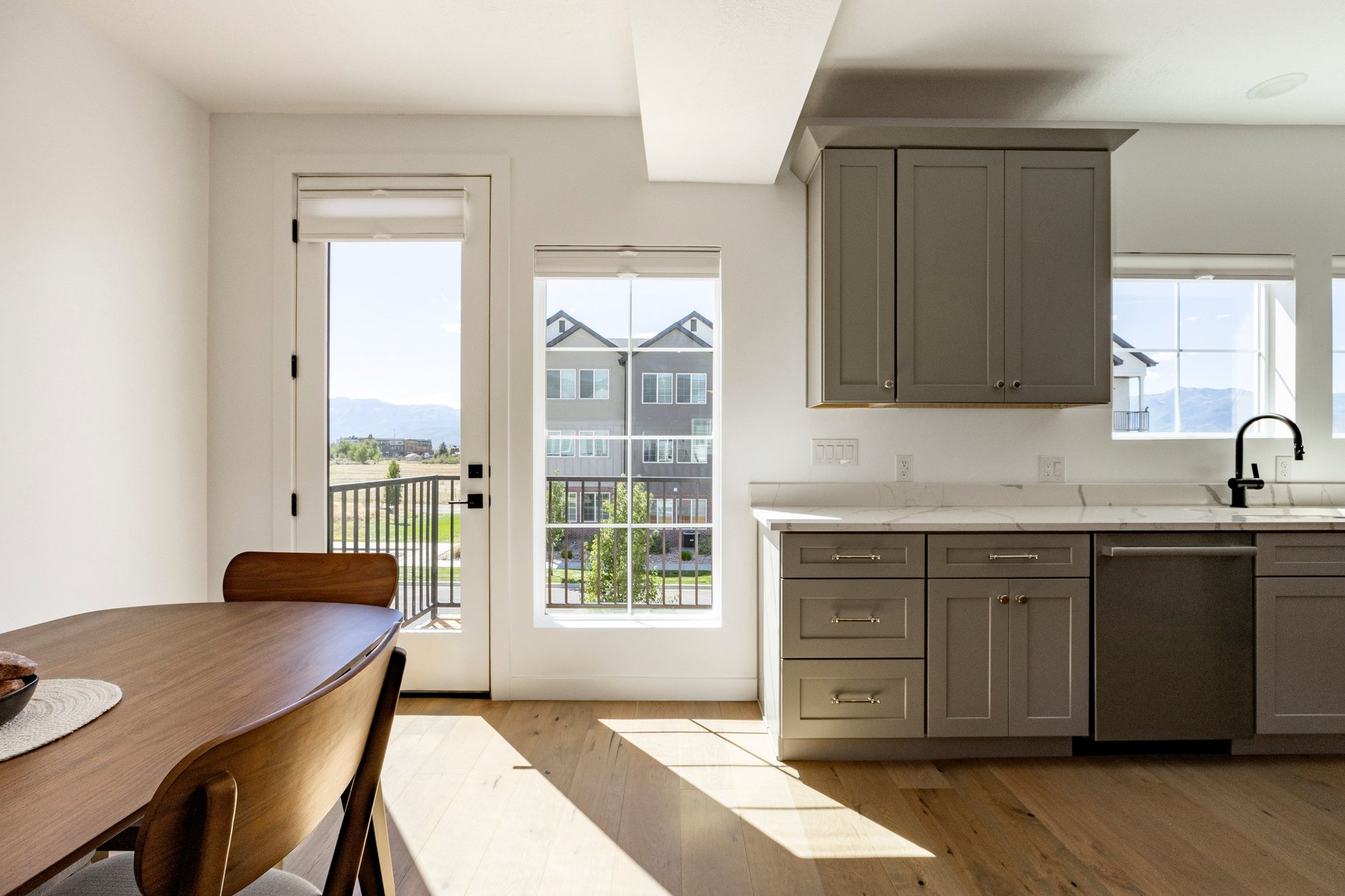  Lovely 4 Bed Modern Townhome with Timp views in East Heber with ADU - 物件實景