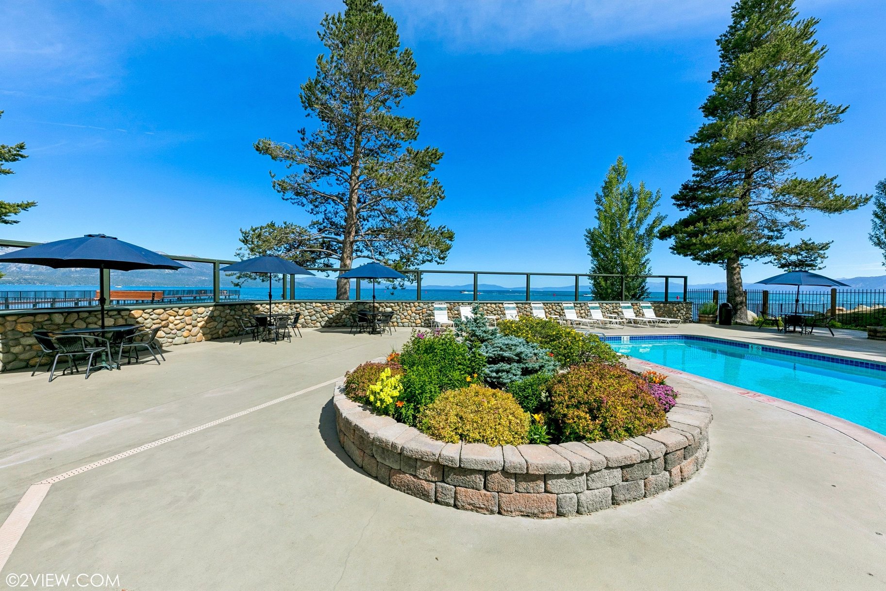  LAKEFRONT LIVING IN TAHOE KEYS - 物件實景