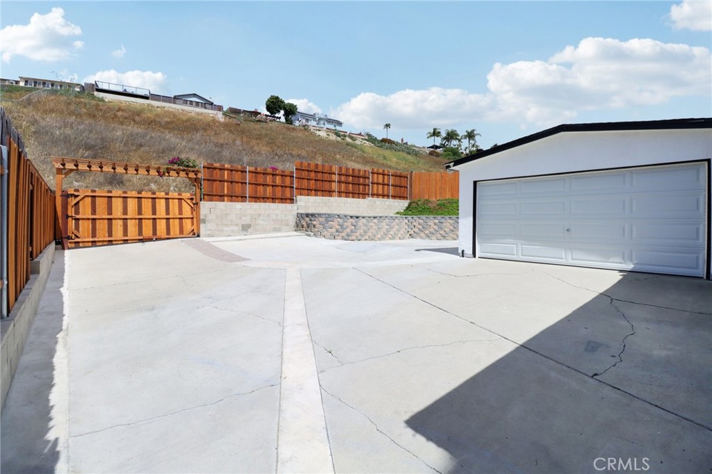 Oceanside, California, 92056, United States, 3 Bedrooms Bedrooms, ,2 BathroomsBathrooms,Residential,For Sale,2031943