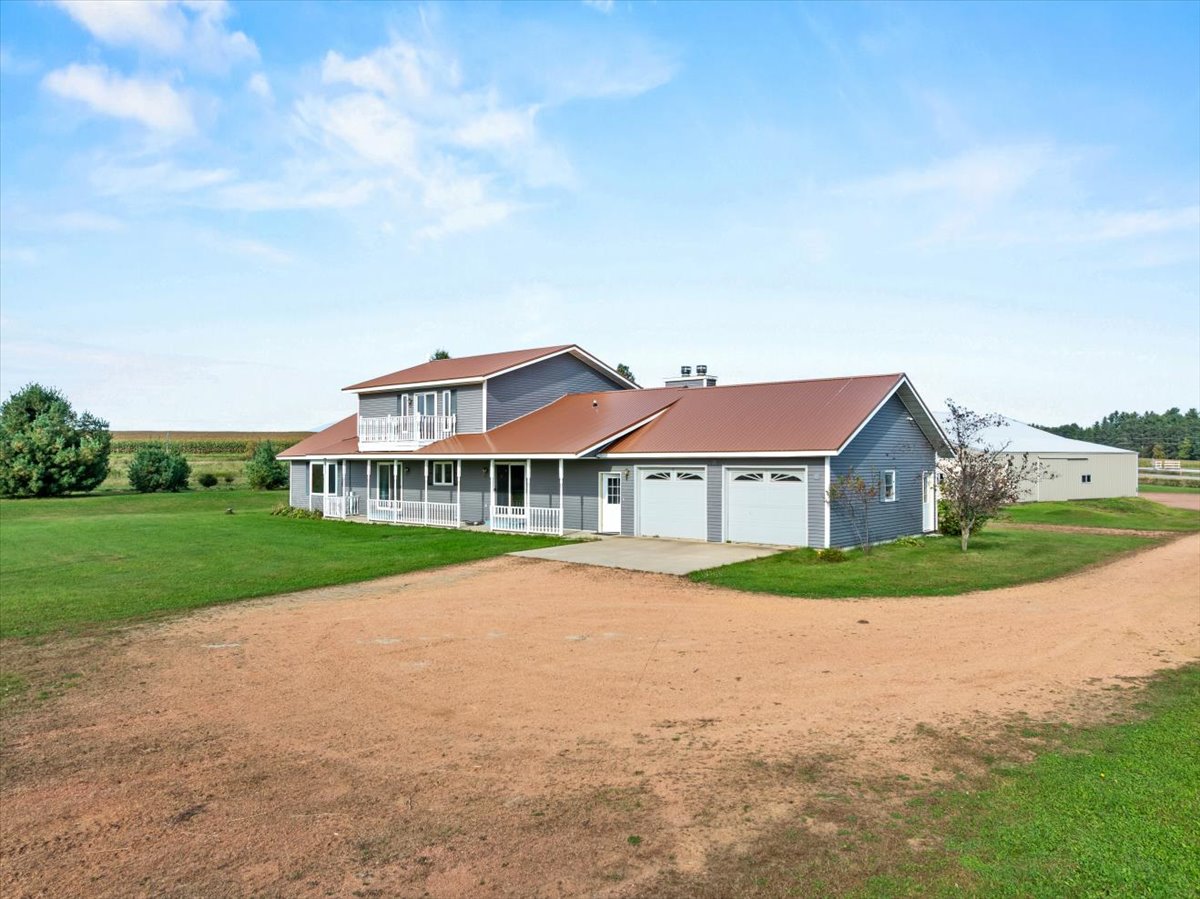 Abbotsford, Wisconsin, 54405, United States, 4 Bedrooms Bedrooms, ,4 BathroomsBathrooms,Residential,For Sale,1977625