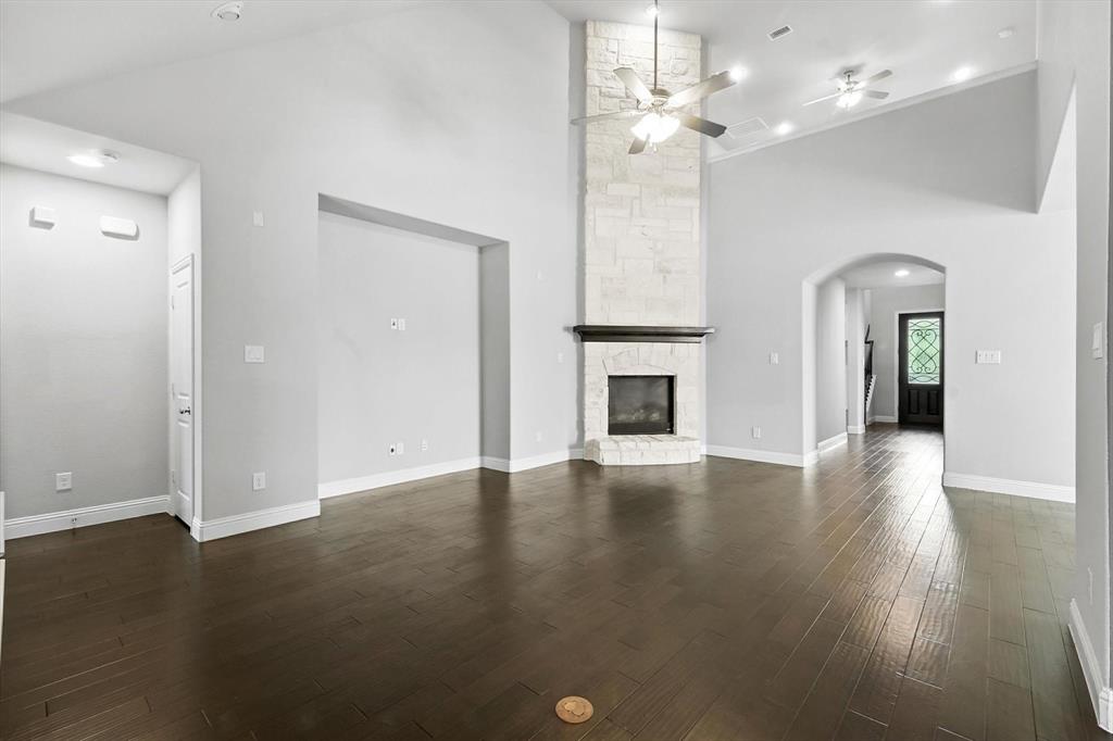 Little Elm, Texas, 75068, United States, 4 Bedrooms Bedrooms, ,5 BathroomsBathrooms,Residential,For Sale,1982931