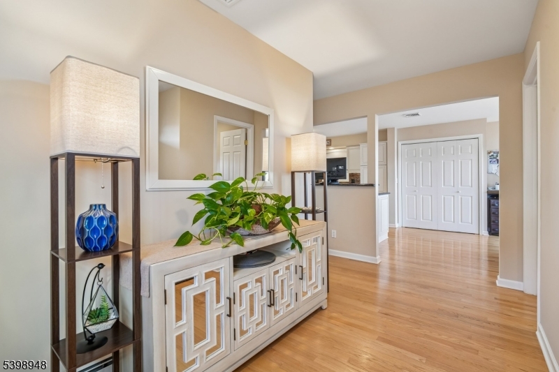 Roxbury Twp., New Jersey, 07850, United States, 4 Bedrooms Bedrooms, ,3 BathroomsBathrooms,Residential,For Sale,2003498