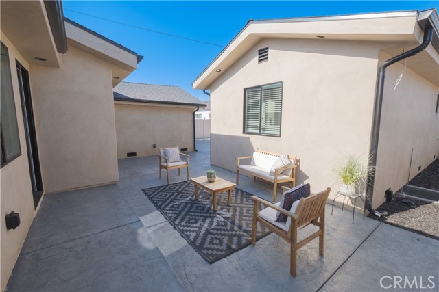 Compton, California, 90220, United States, 6 Bedrooms Bedrooms, ,5 BathroomsBathrooms,Residential,For Sale,2048011