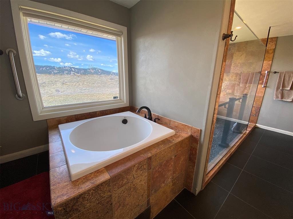 Butte, Montana, 59701, United States, 6 Bedrooms Bedrooms, ,6 BathroomsBathrooms,Residential,For Sale,1981460