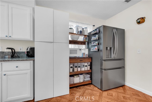 Los Angeles, California, 90059, United States, 3 Bedrooms Bedrooms, ,2 BathroomsBathrooms,Residential,For Sale,1916036