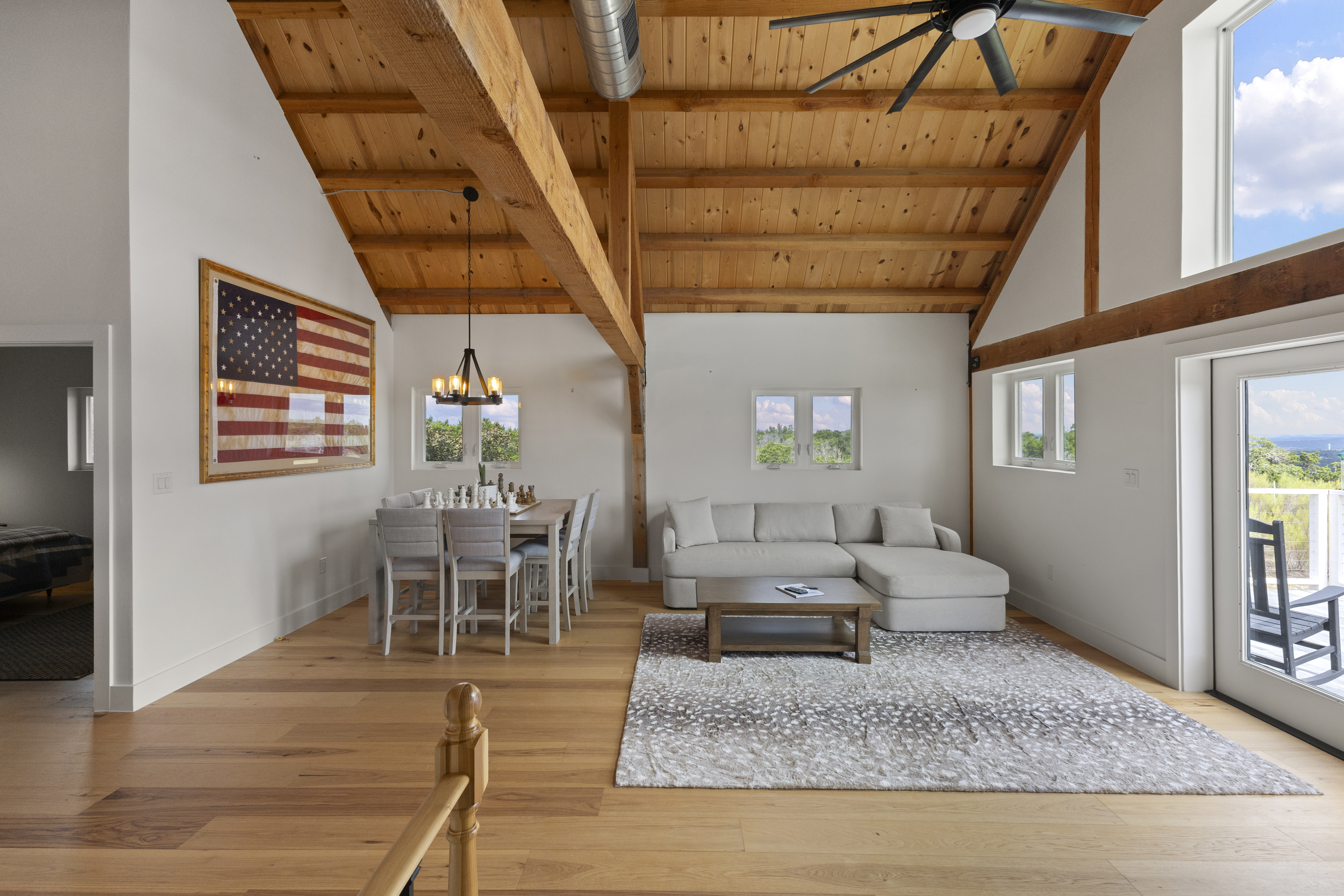  Hilltop Barndominium on 15+ Acres - 物件實景