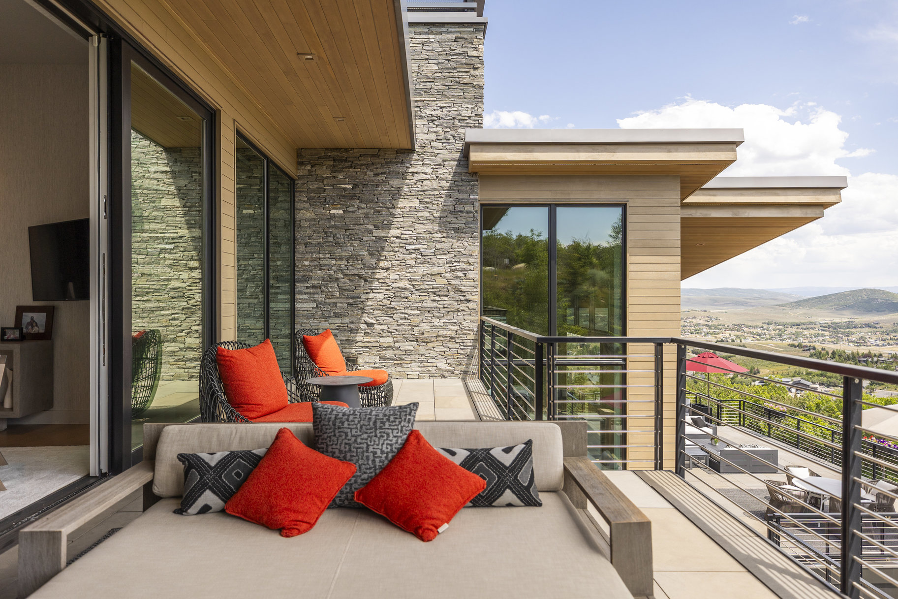  Sophisticated Mountain Design with Unmatched Views in an Elite Setting - 物件實景